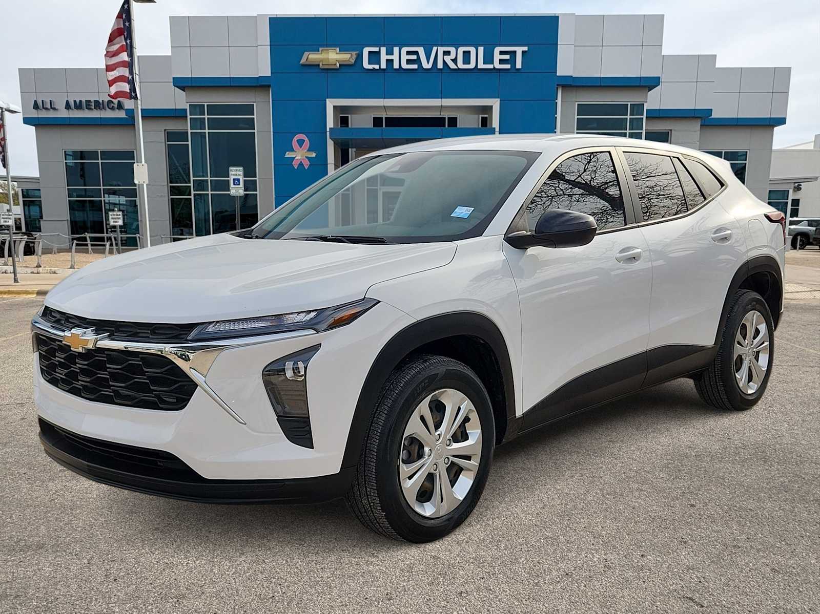 Thumbnail: 2024 Chevrolet Trax - 1