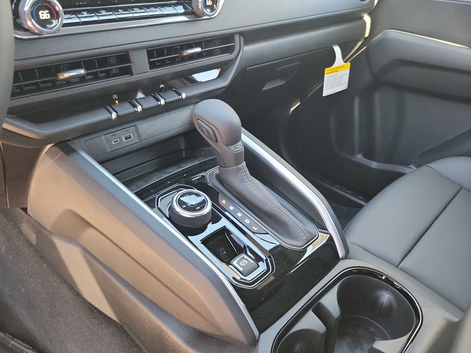 Thumbnail: 2026 Chevrolet Colorado - 13
