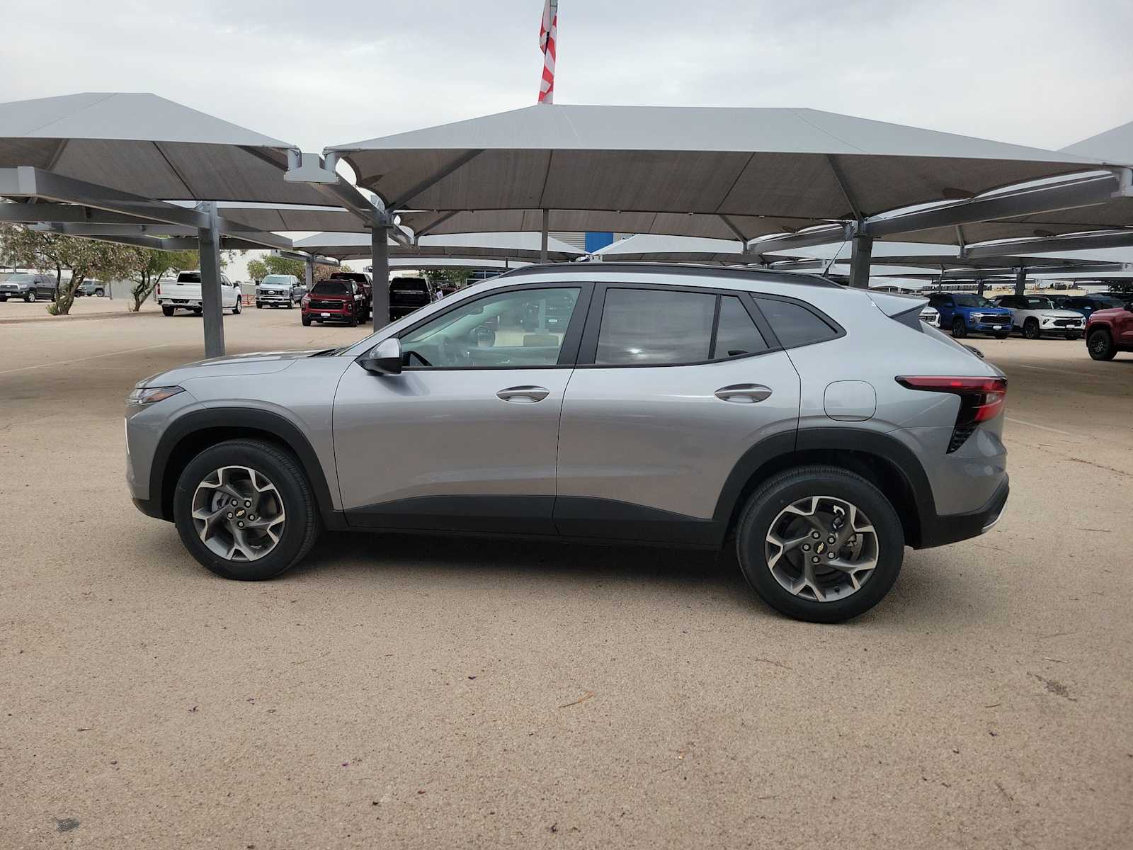 Thumbnail: 2026 Chevrolet Trax - 5