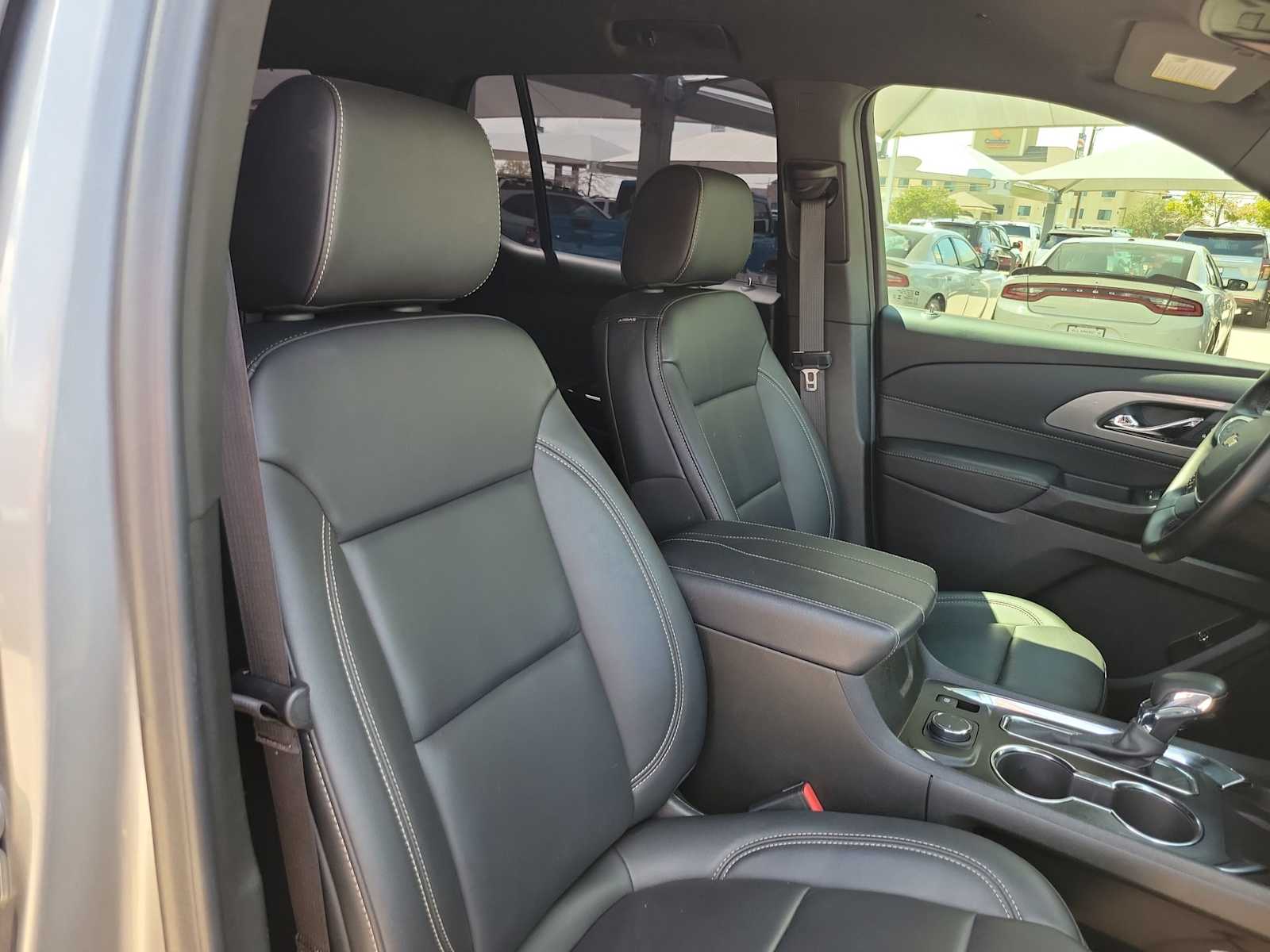 Thumbnail: 2023 Chevrolet Traverse - 14