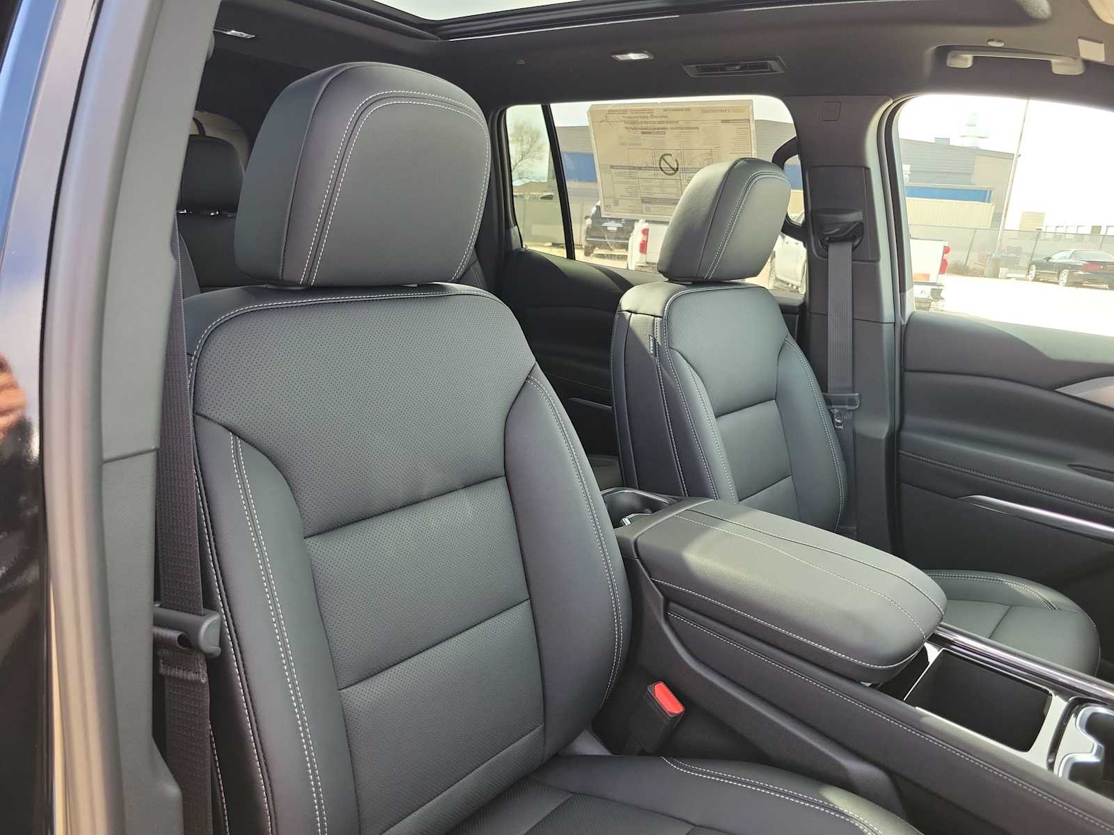 Thumbnail: 2026 Chevrolet Traverse - 10