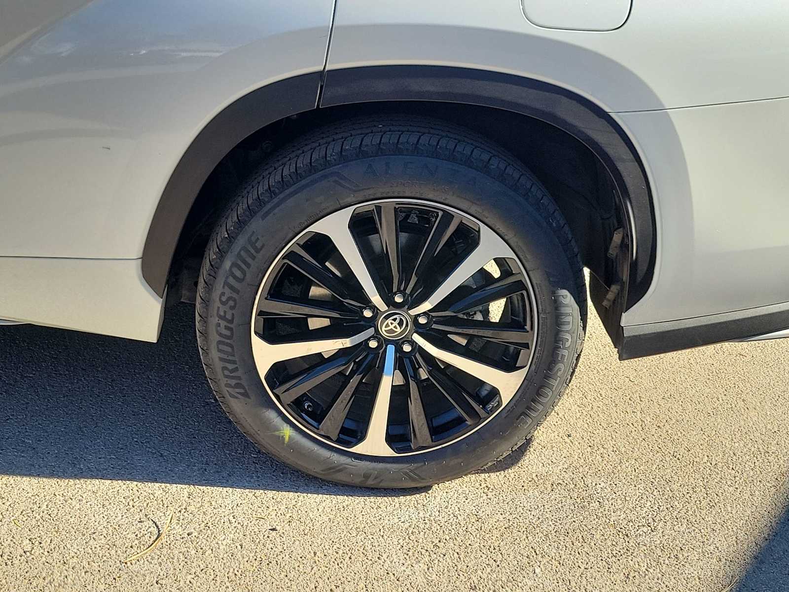 Thumbnail: 2021 Toyota Highlander - 8