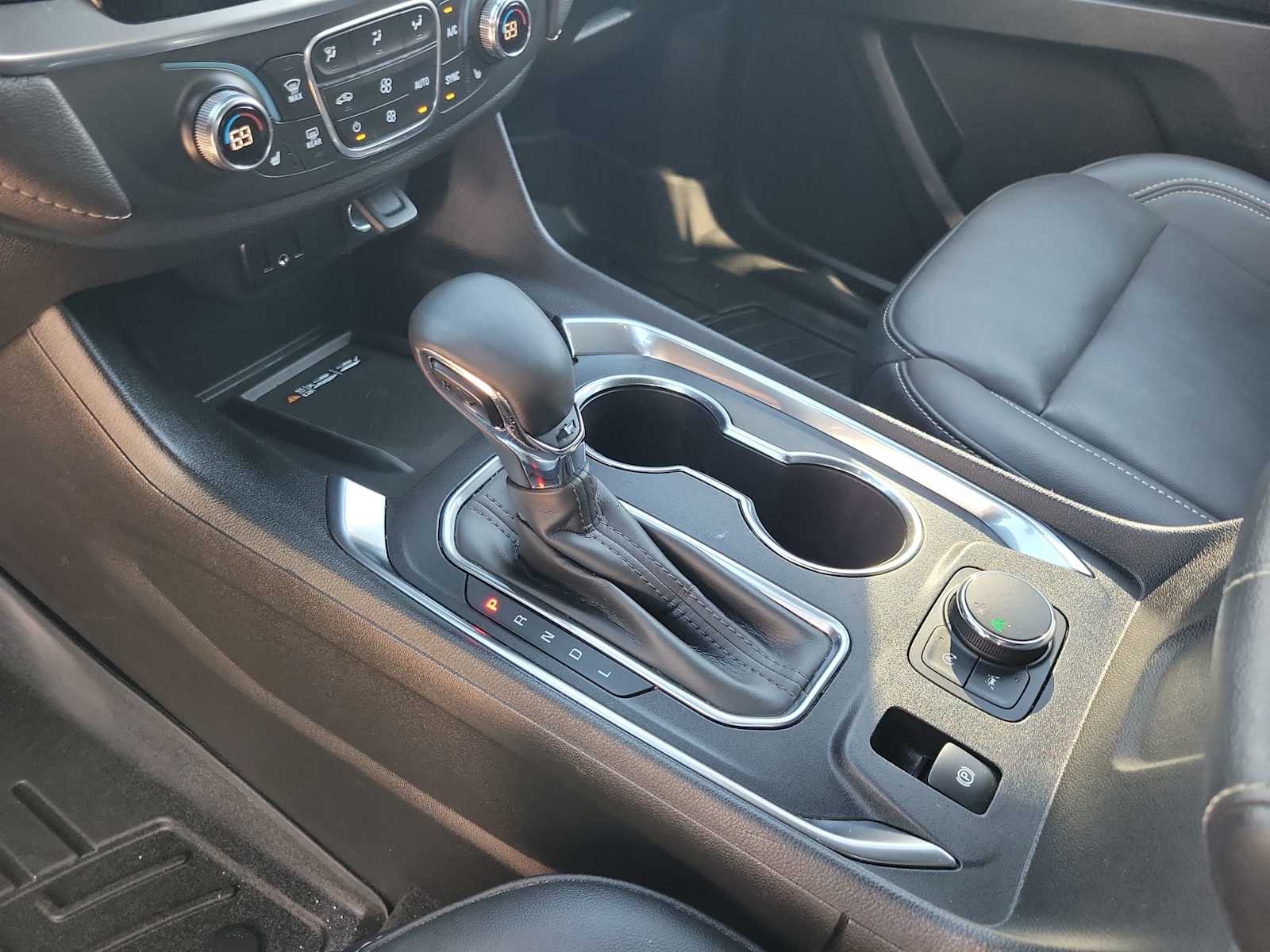 Thumbnail: 2023 Chevrolet Traverse - 17