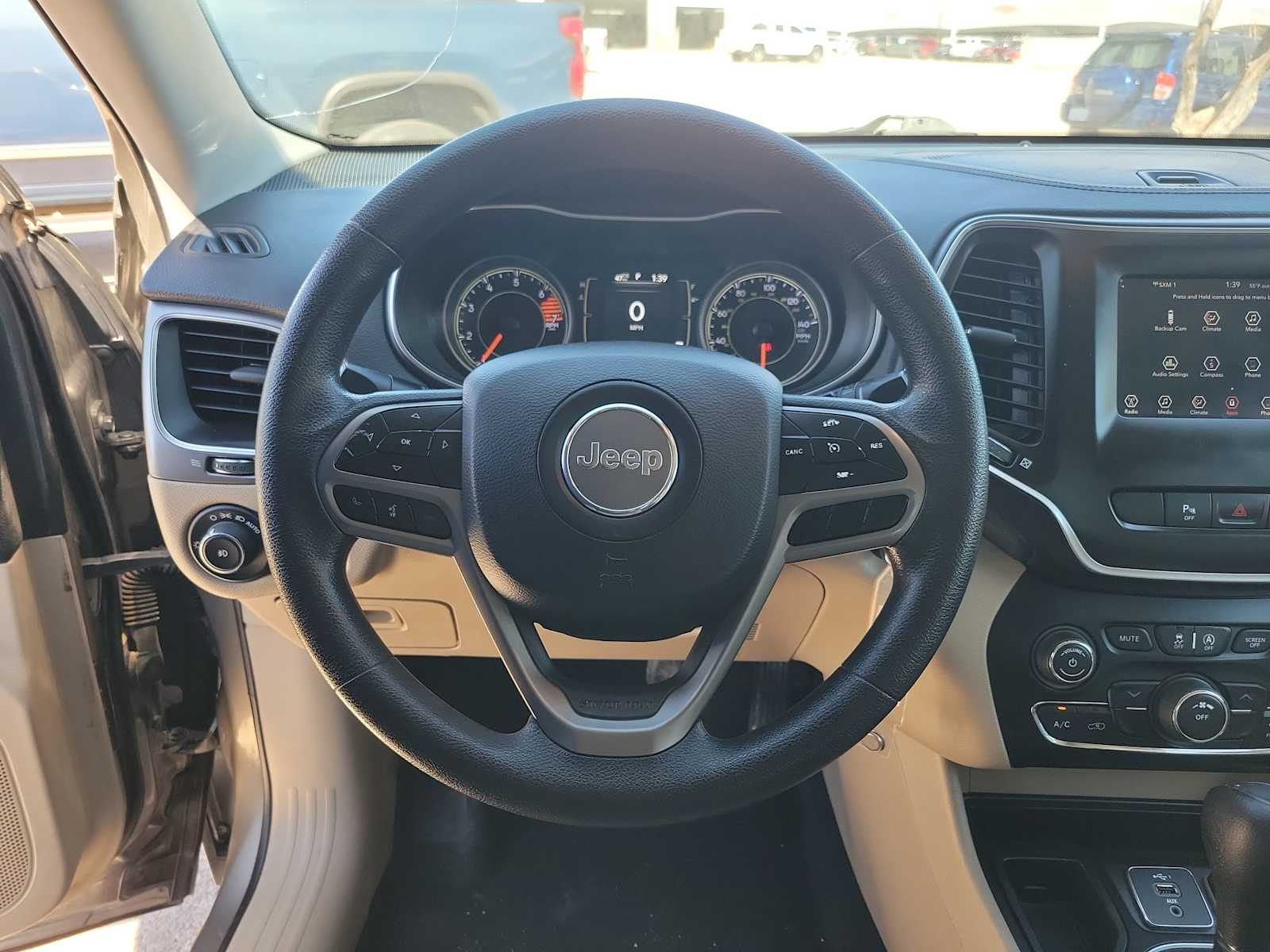 Thumbnail: 2019 Jeep Cherokee - 11