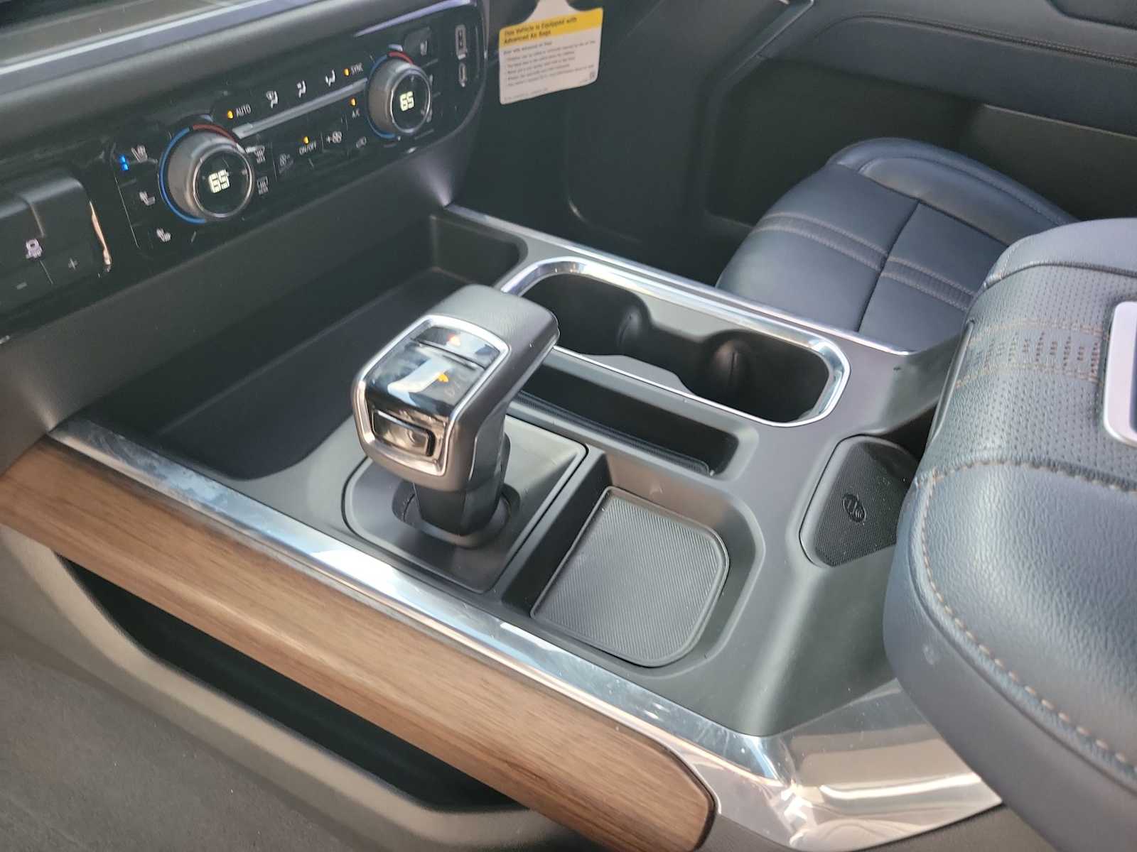 Thumbnail: 2022 Chevrolet Silverado 1500 - 17