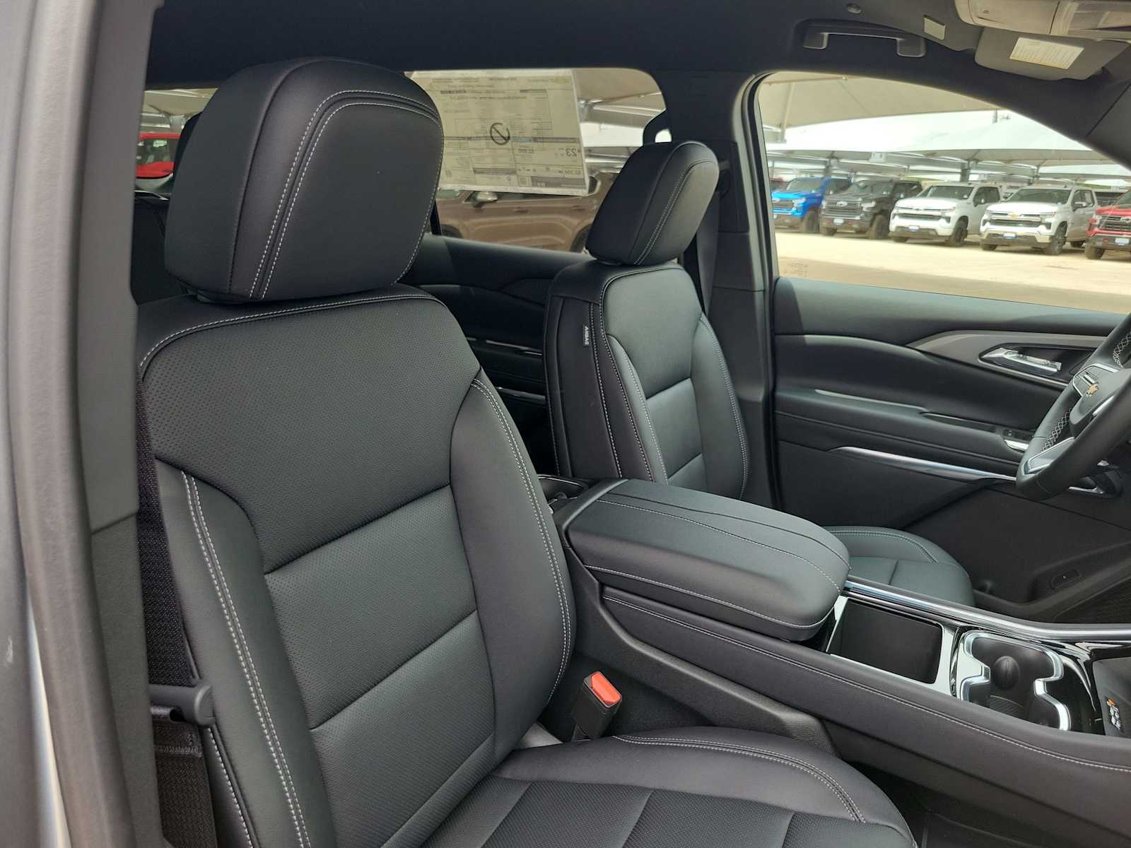 2025 Chevrolet Traverse LT 14