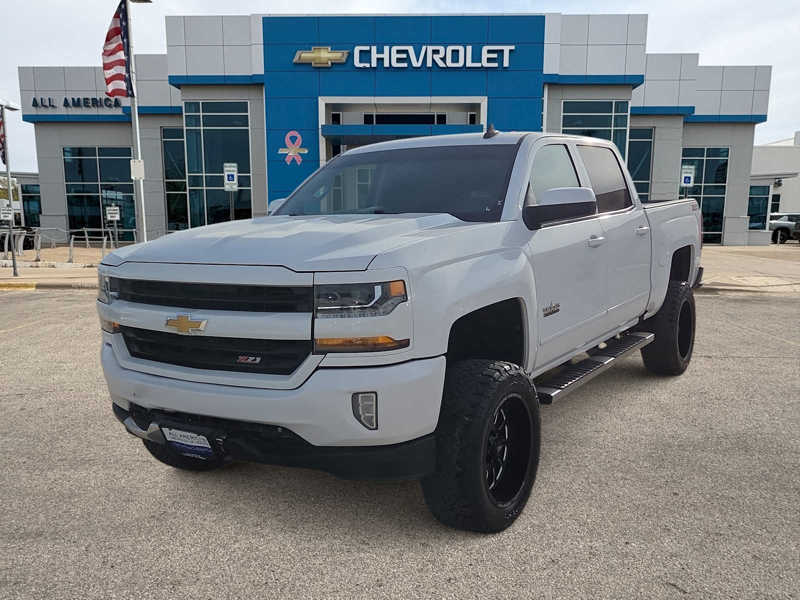 Thumbnail: 2018 Chevrolet Silverado 1500 - 1