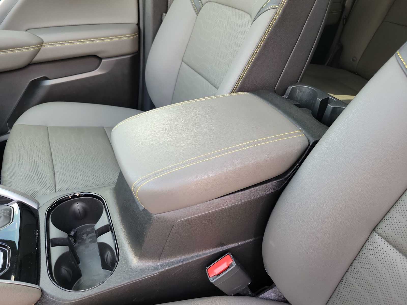 Thumbnail: 2023 Chevrolet Colorado - 16