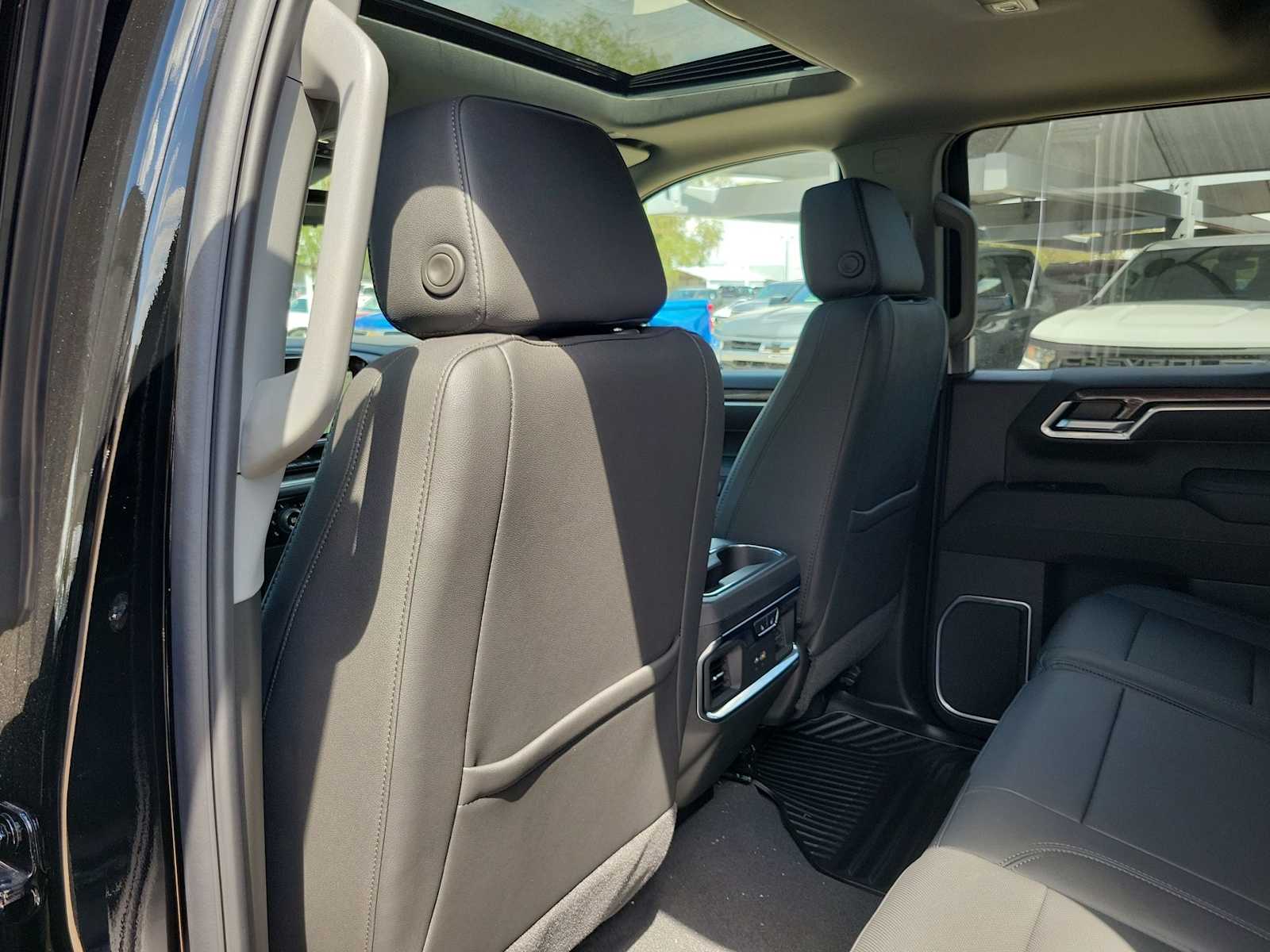 Thumbnail: 2026 Chevrolet Silverado 1500 - 12