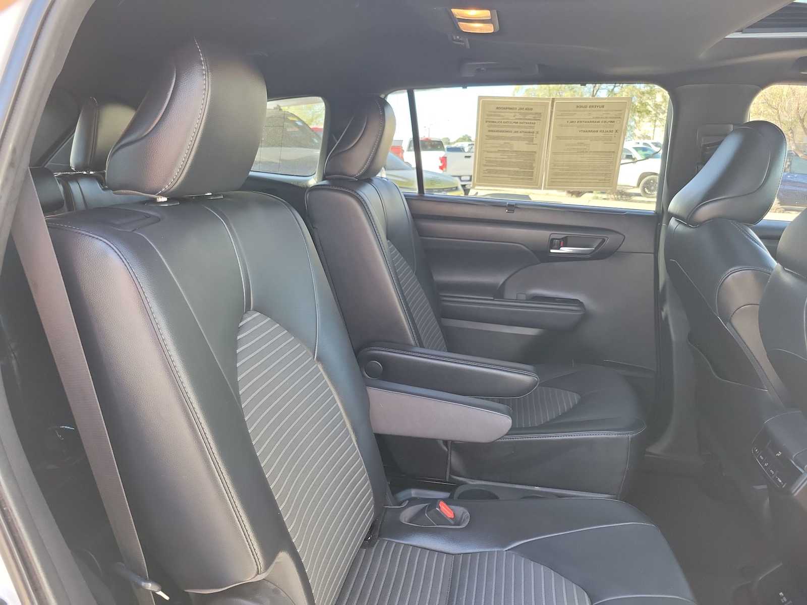 Thumbnail: 2021 Toyota Highlander - 13