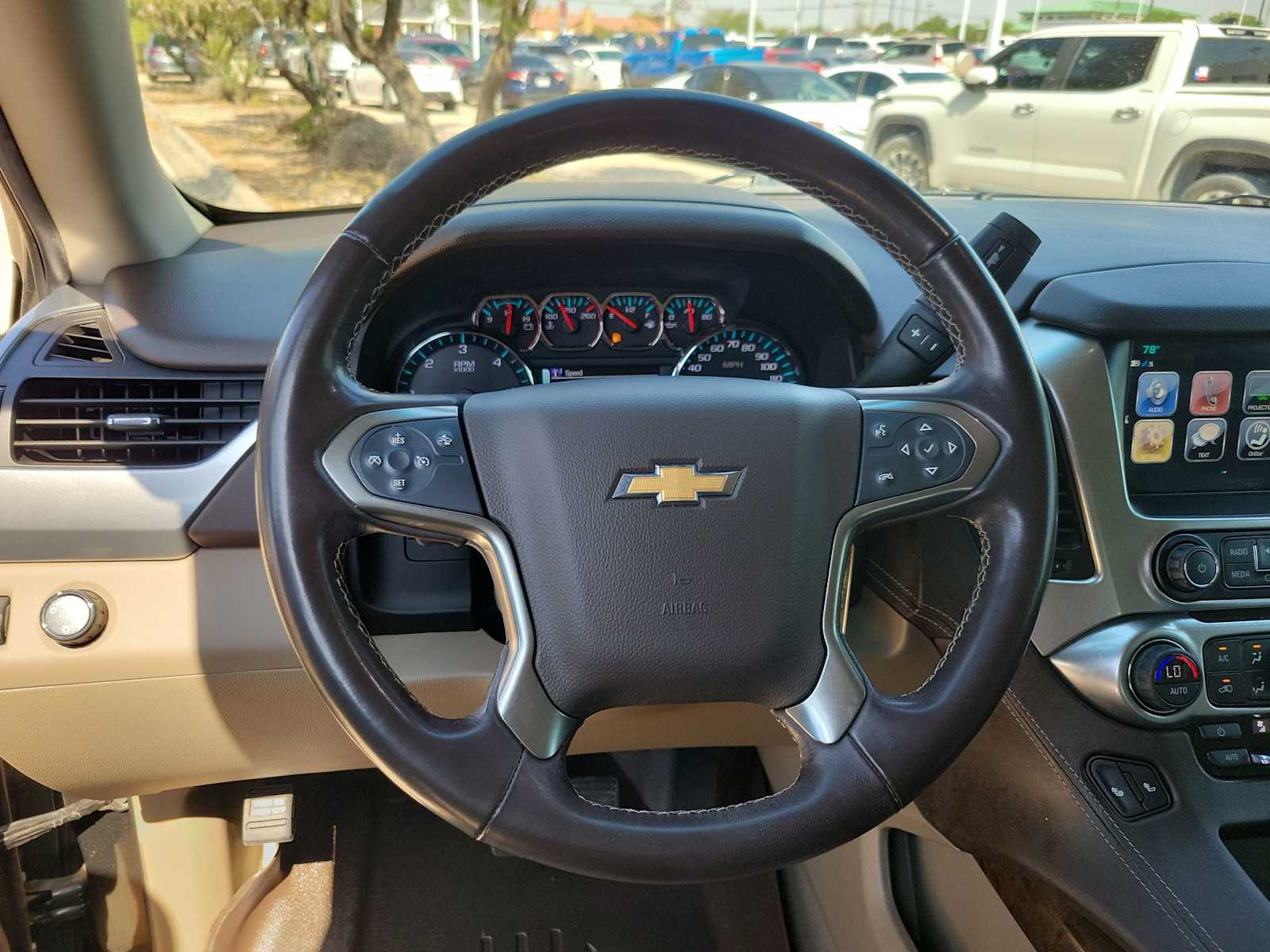 Thumbnail: 2019 Chevrolet Tahoe - 15