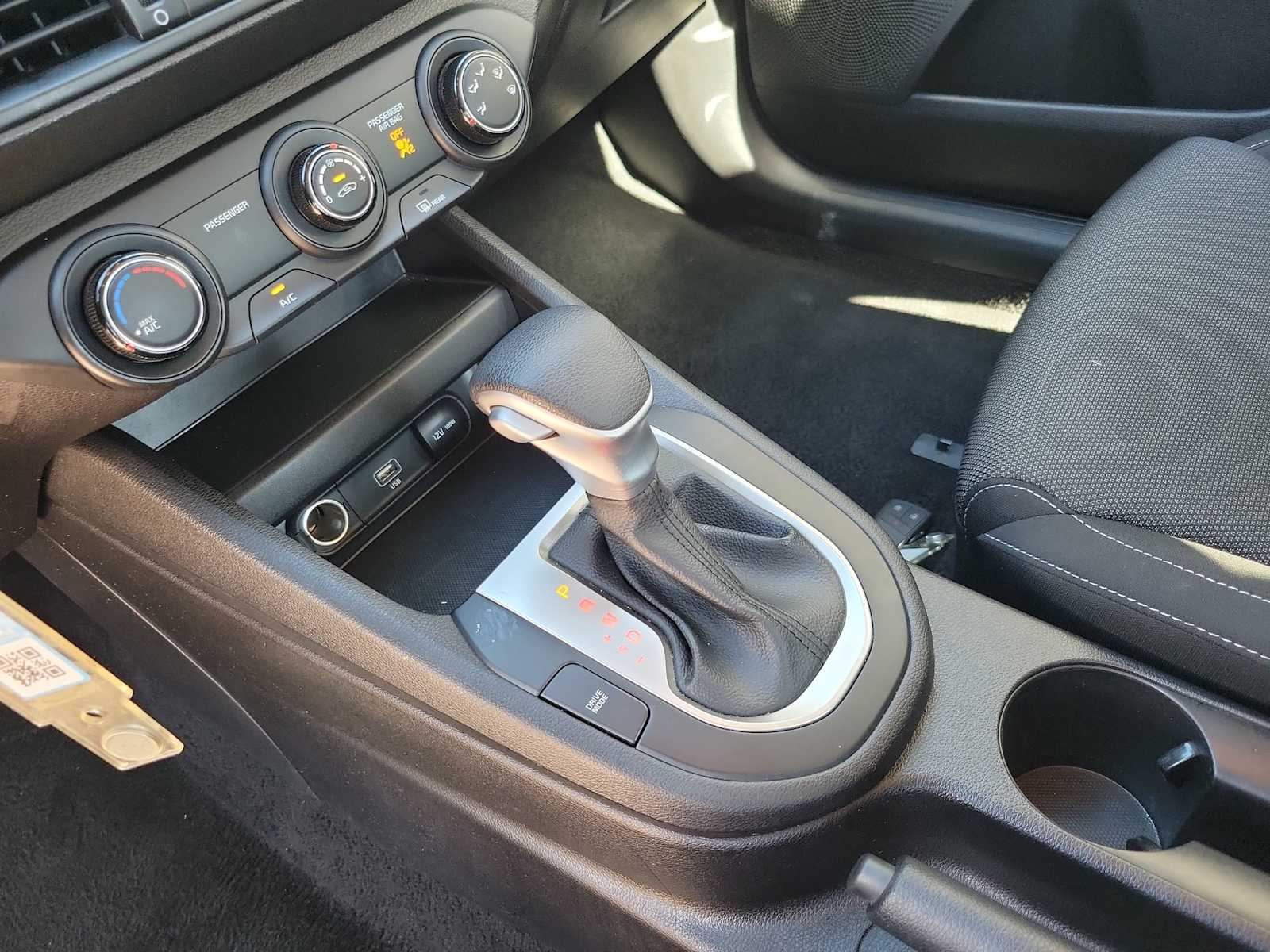 Thumbnail: 2023 Kia Forte - 17