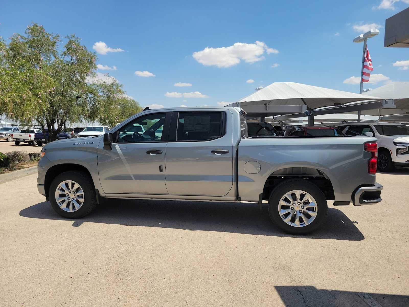 Thumbnail: 2026 Chevrolet Silverado 1500 - 3