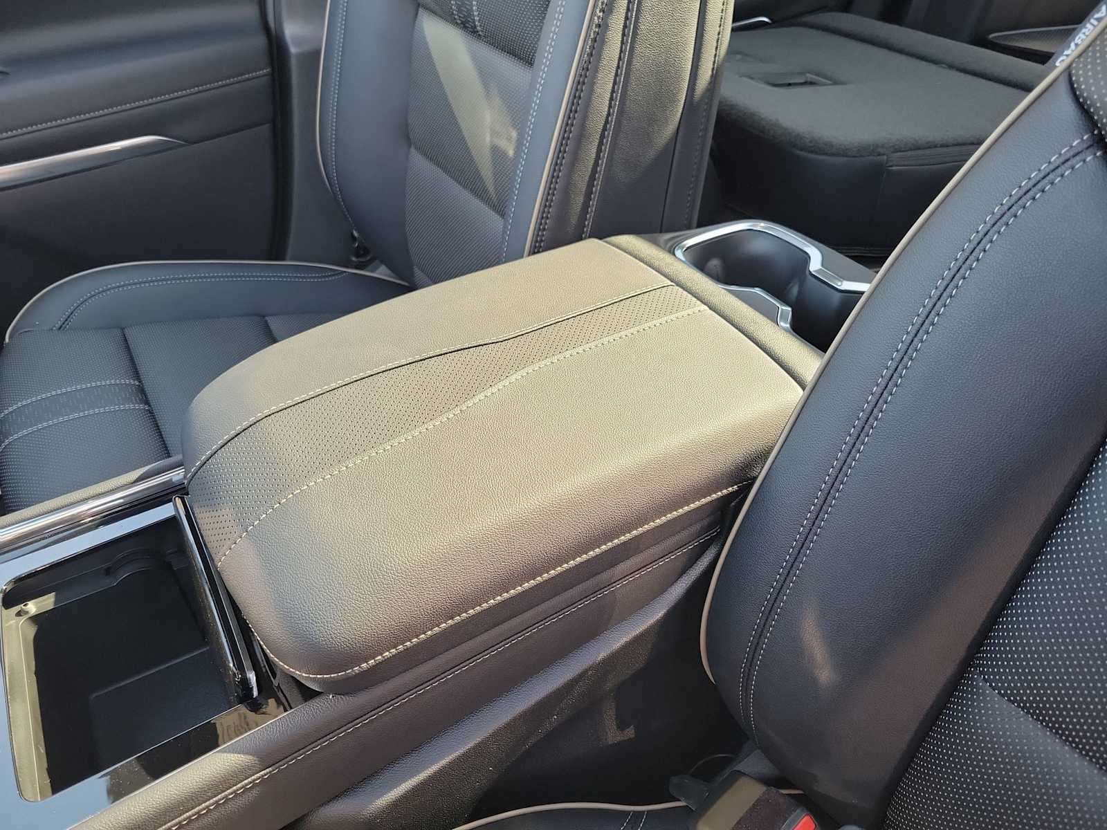 Thumbnail: 2026 Chevrolet Traverse - 12