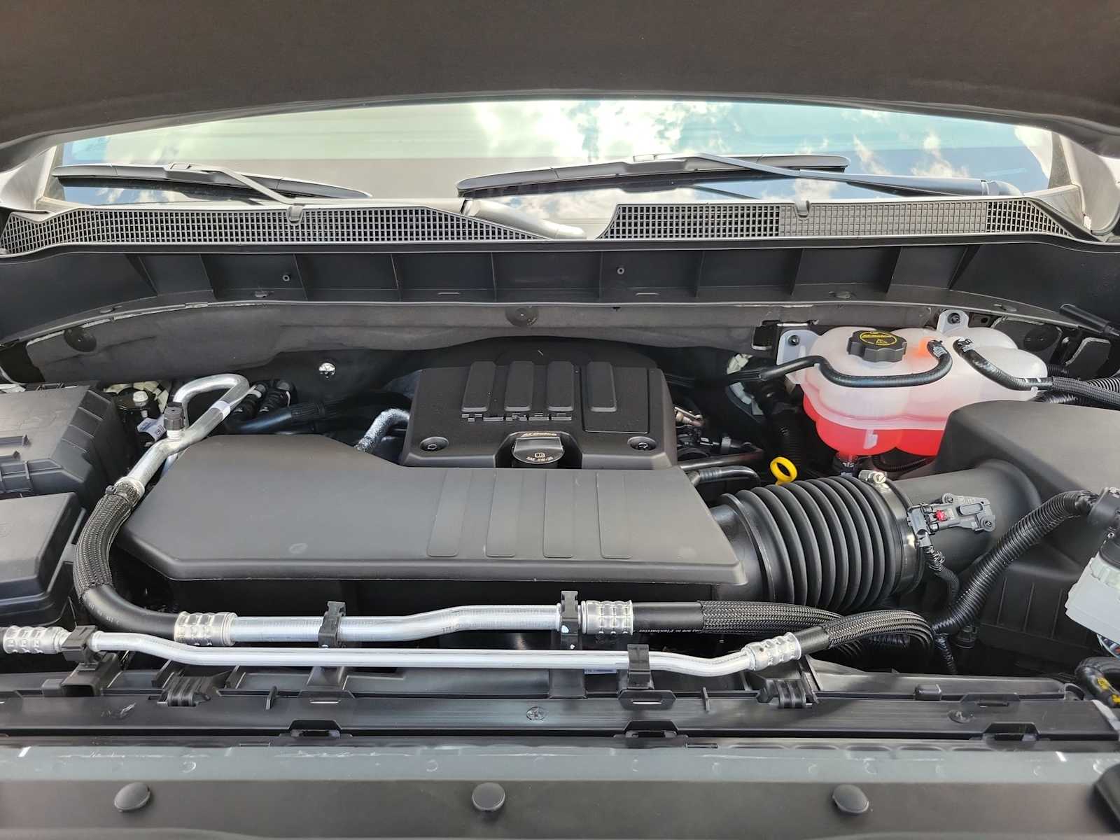 Thumbnail: 2026 Chevrolet Silverado 1500 - 9