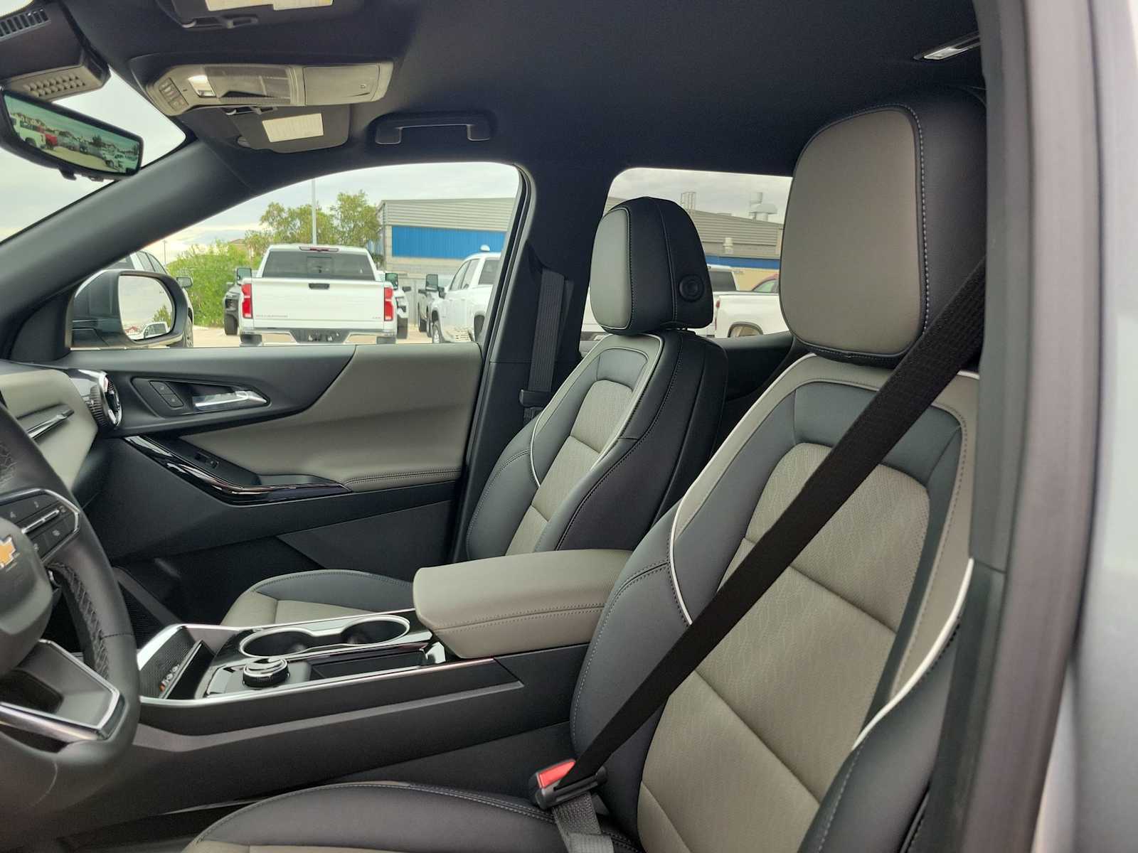 Thumbnail: 2026 Chevrolet Equinox - 15