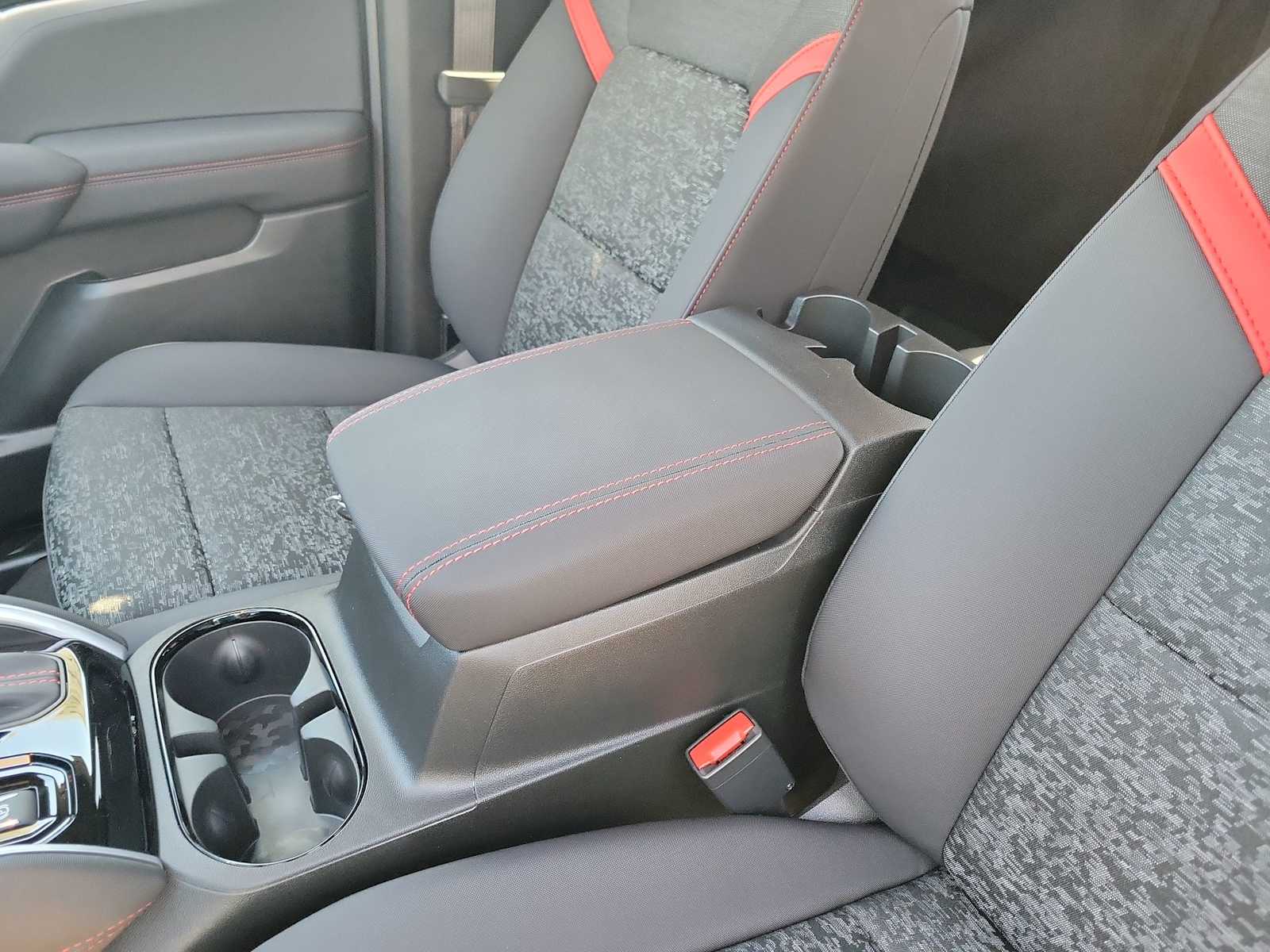 Thumbnail: 2026 Chevrolet Colorado - 16