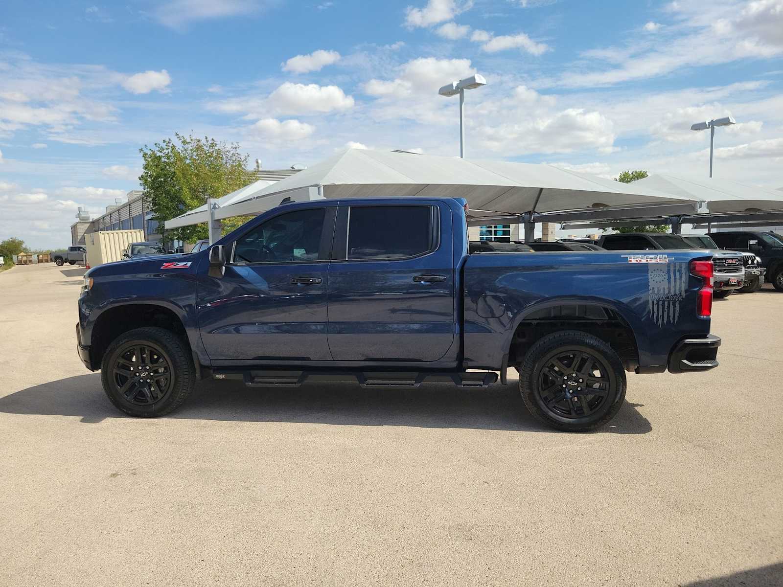 Thumbnail: 2022 Chevrolet Silverado 1500 - 3