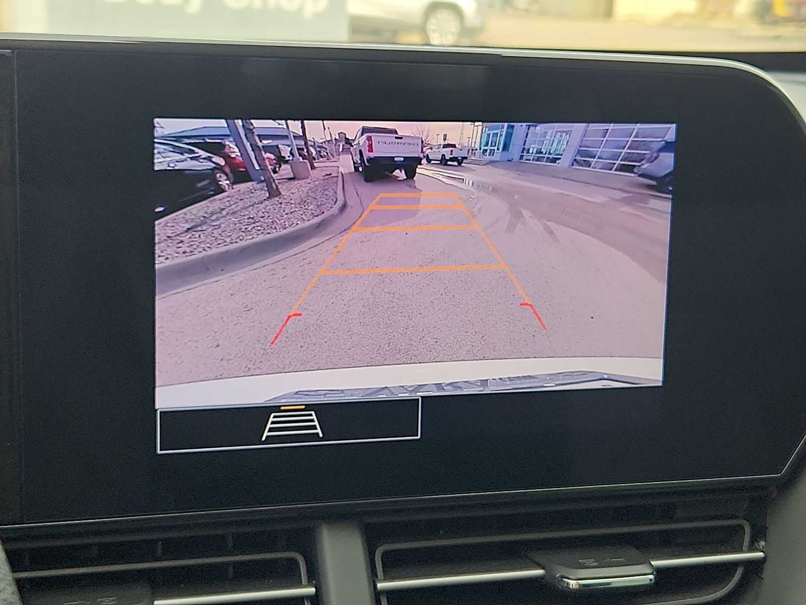 Thumbnail: 2024 Chevrolet Trax - 17