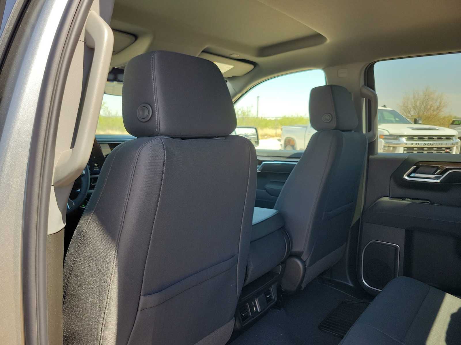 Thumbnail: 2026 Chevrolet Silverado 1500 - 8