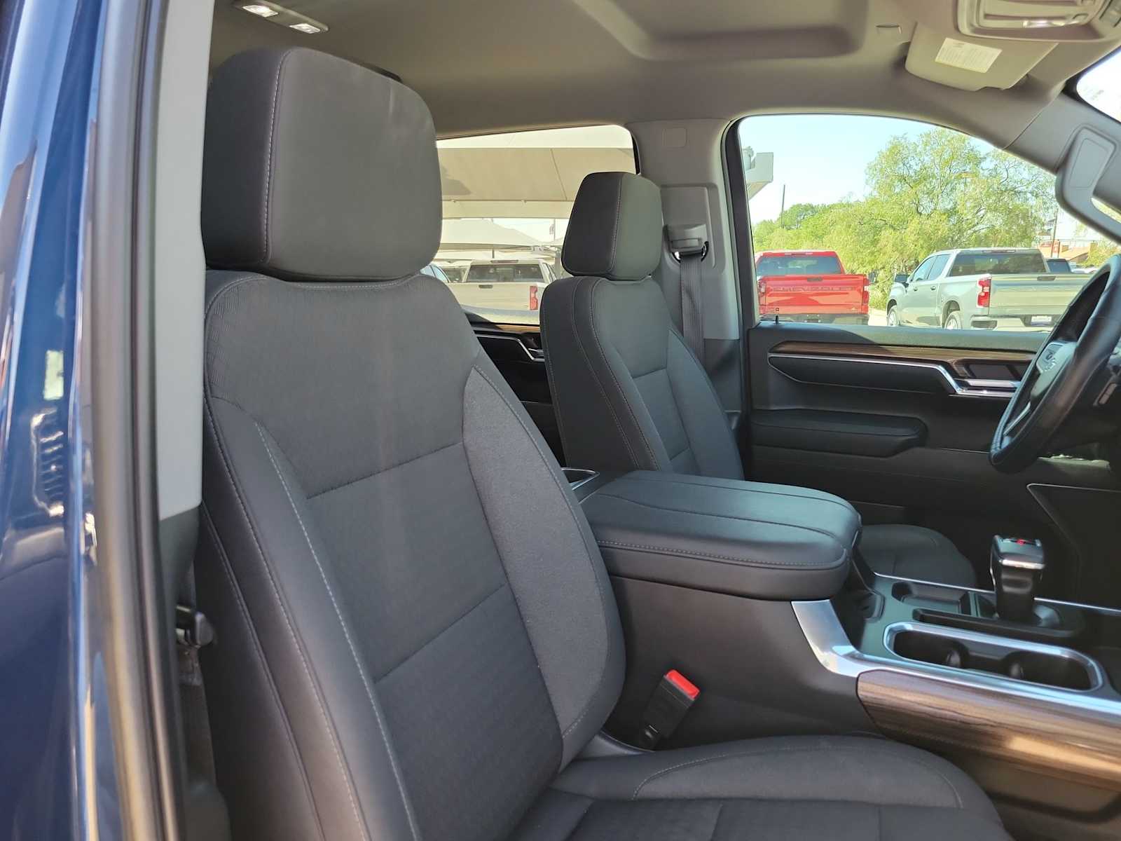 Thumbnail: 2023 Chevrolet Silverado 1500 - 14