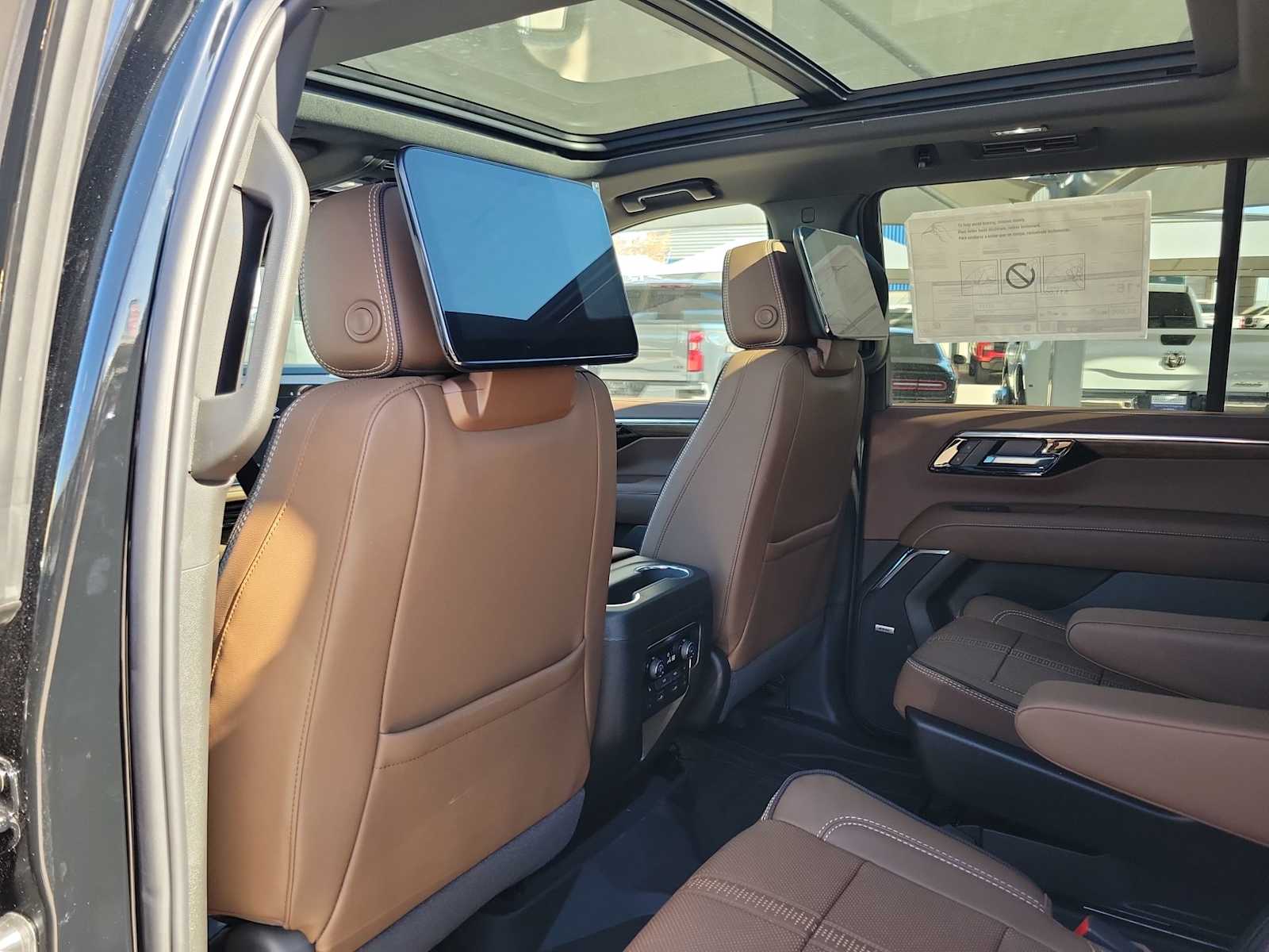 Thumbnail: 2026 Chevrolet Tahoe - 12