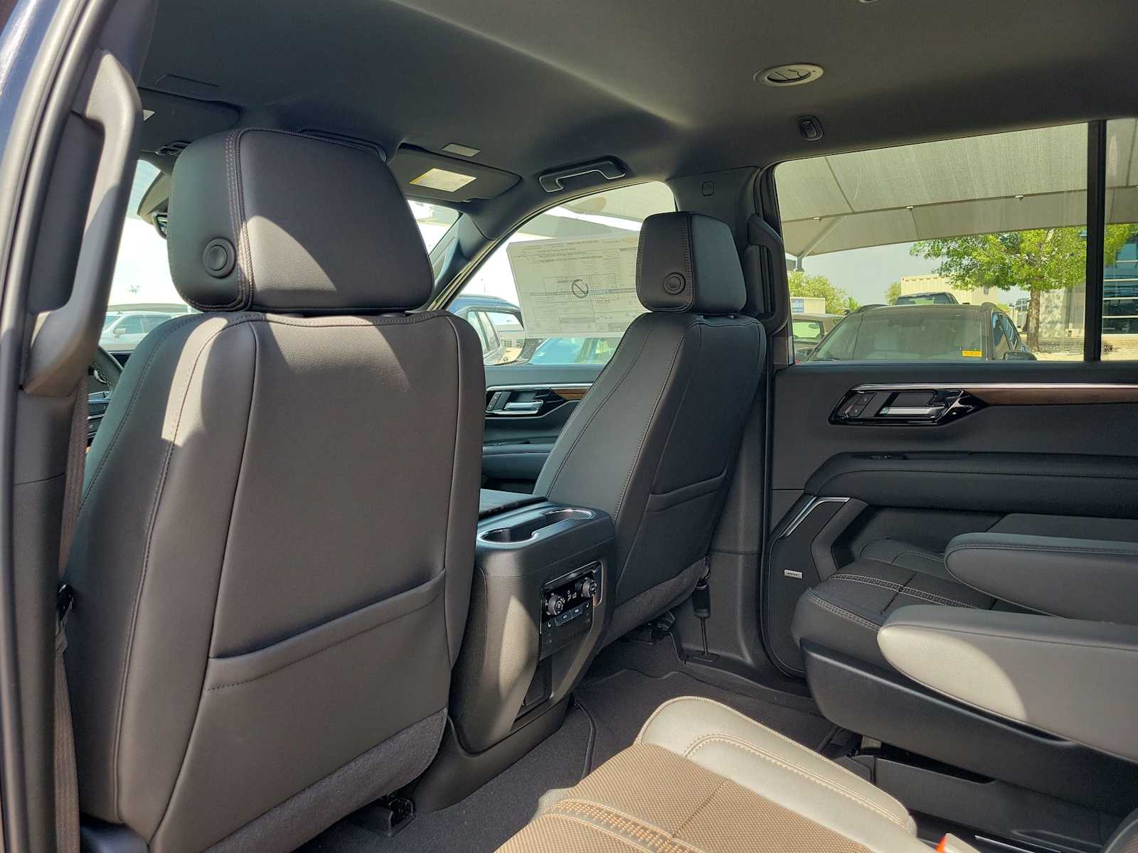 Thumbnail: 2025 Chevrolet Tahoe - 11