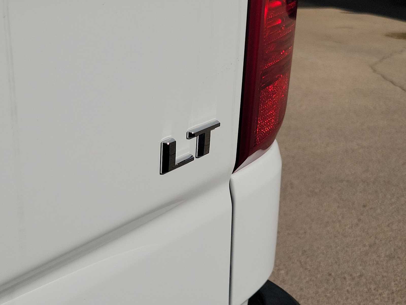 Thumbnail: 2026 Chevrolet Silverado 1500 - 3