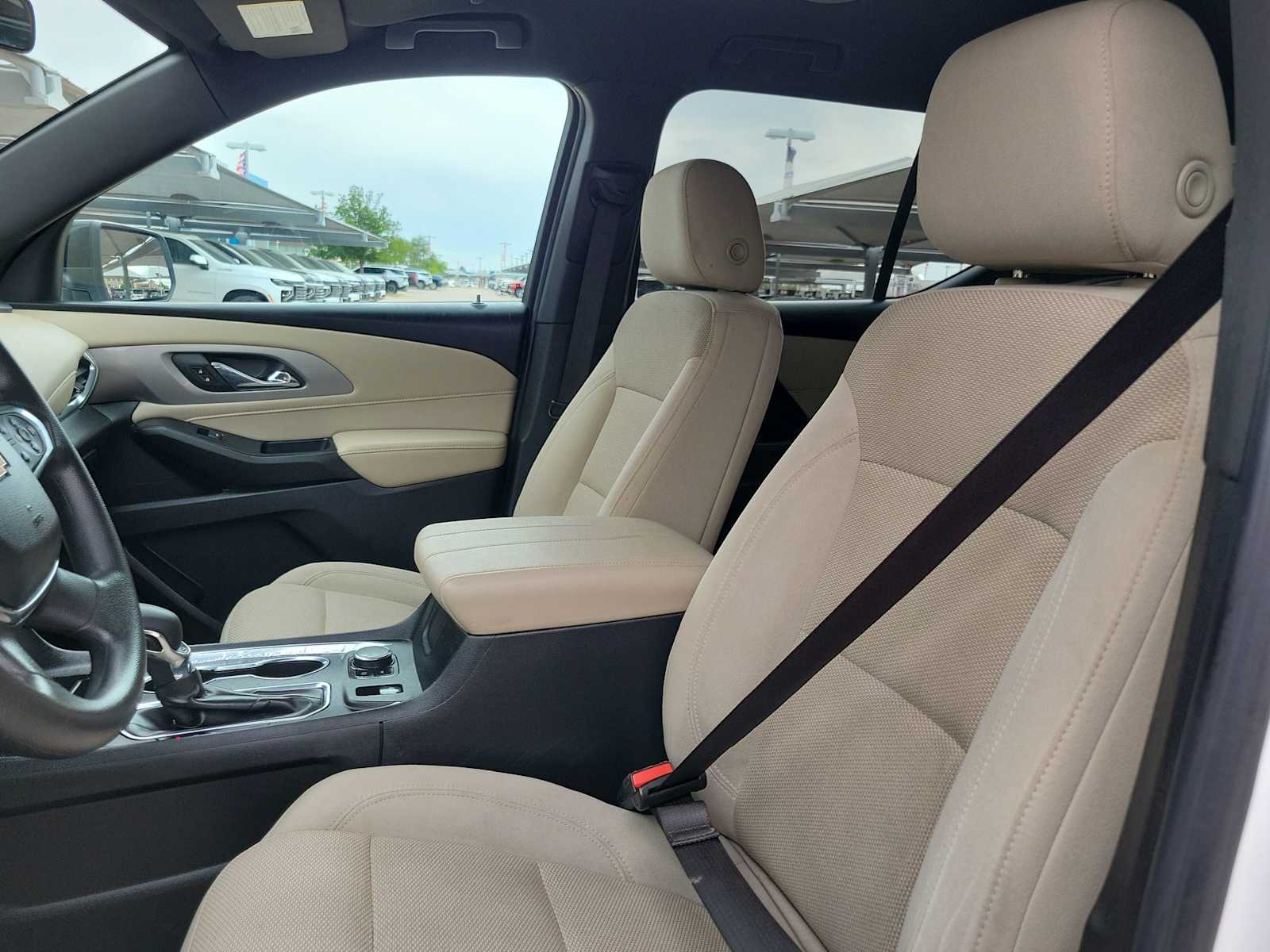 Thumbnail: 2022 Chevrolet Traverse - 15