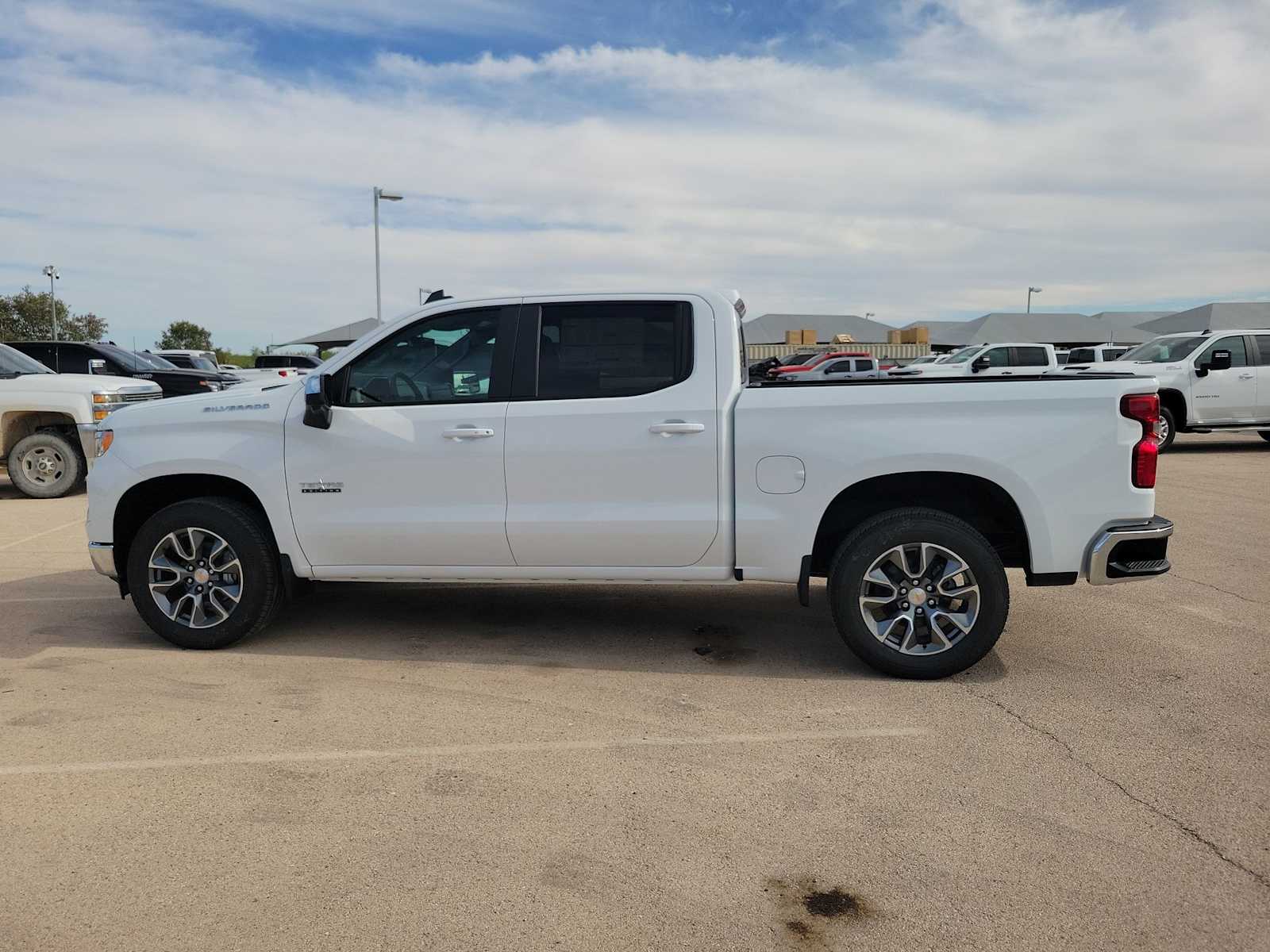 Thumbnail: 2026 Chevrolet Silverado 1500 - 5