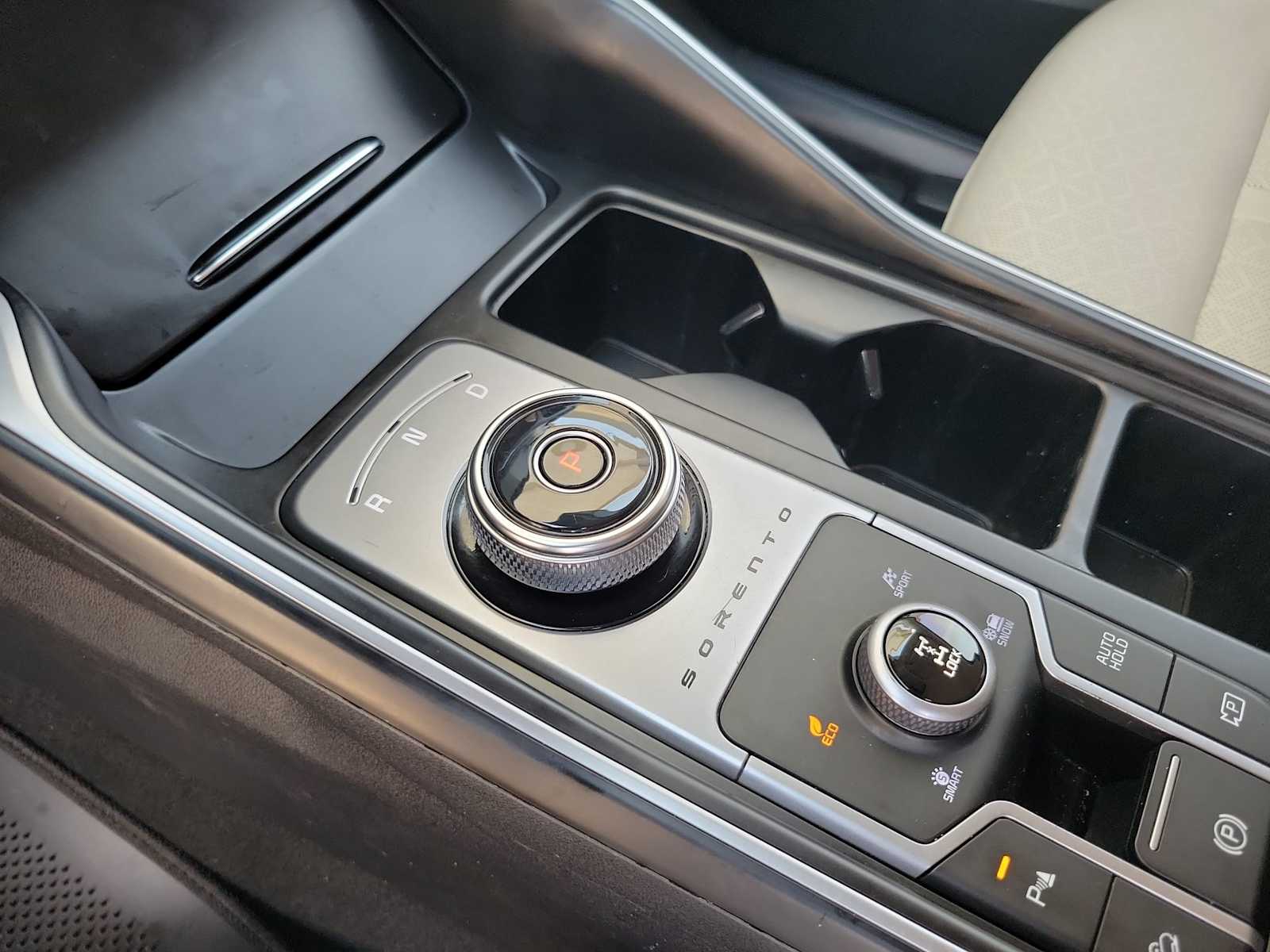 Thumbnail: 2023 Kia Sorento - 17