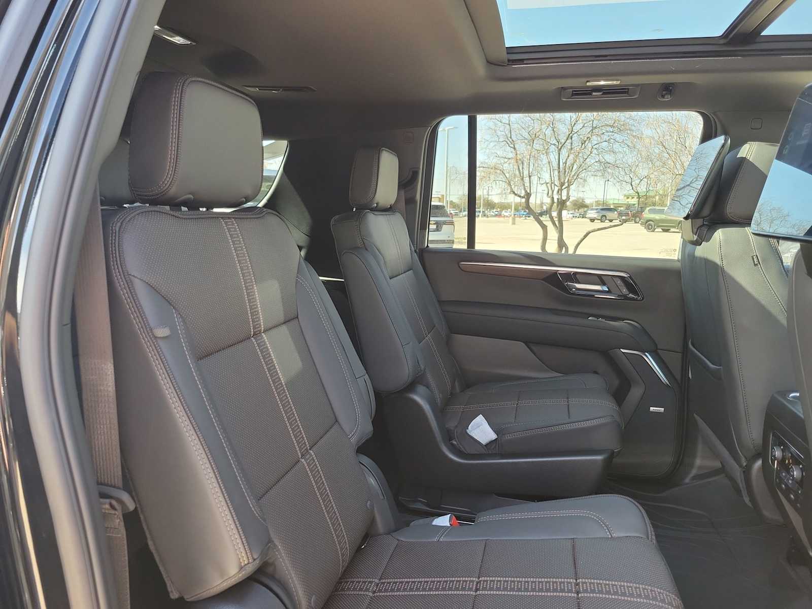 Thumbnail: 2026 Chevrolet Suburban - 17