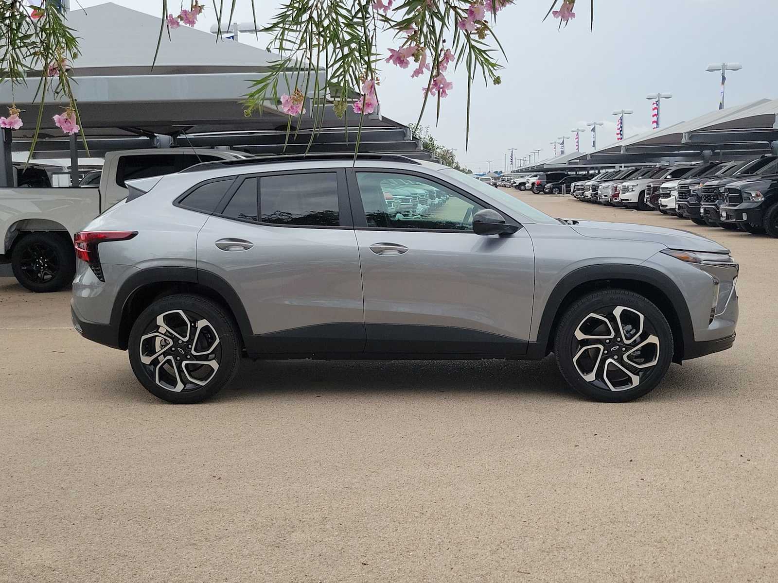 Thumbnail: 2026 Chevrolet Trax - 9