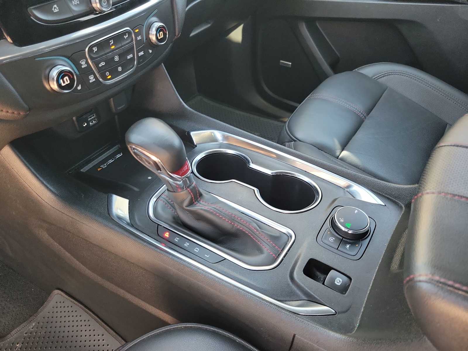 Thumbnail: 2023 Chevrolet Traverse - 13