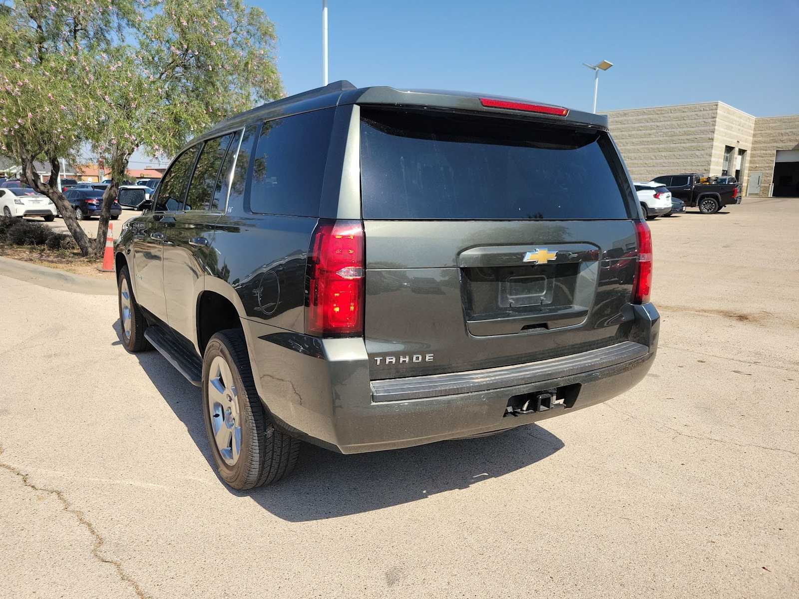 Thumbnail: 2019 Chevrolet Tahoe - 4