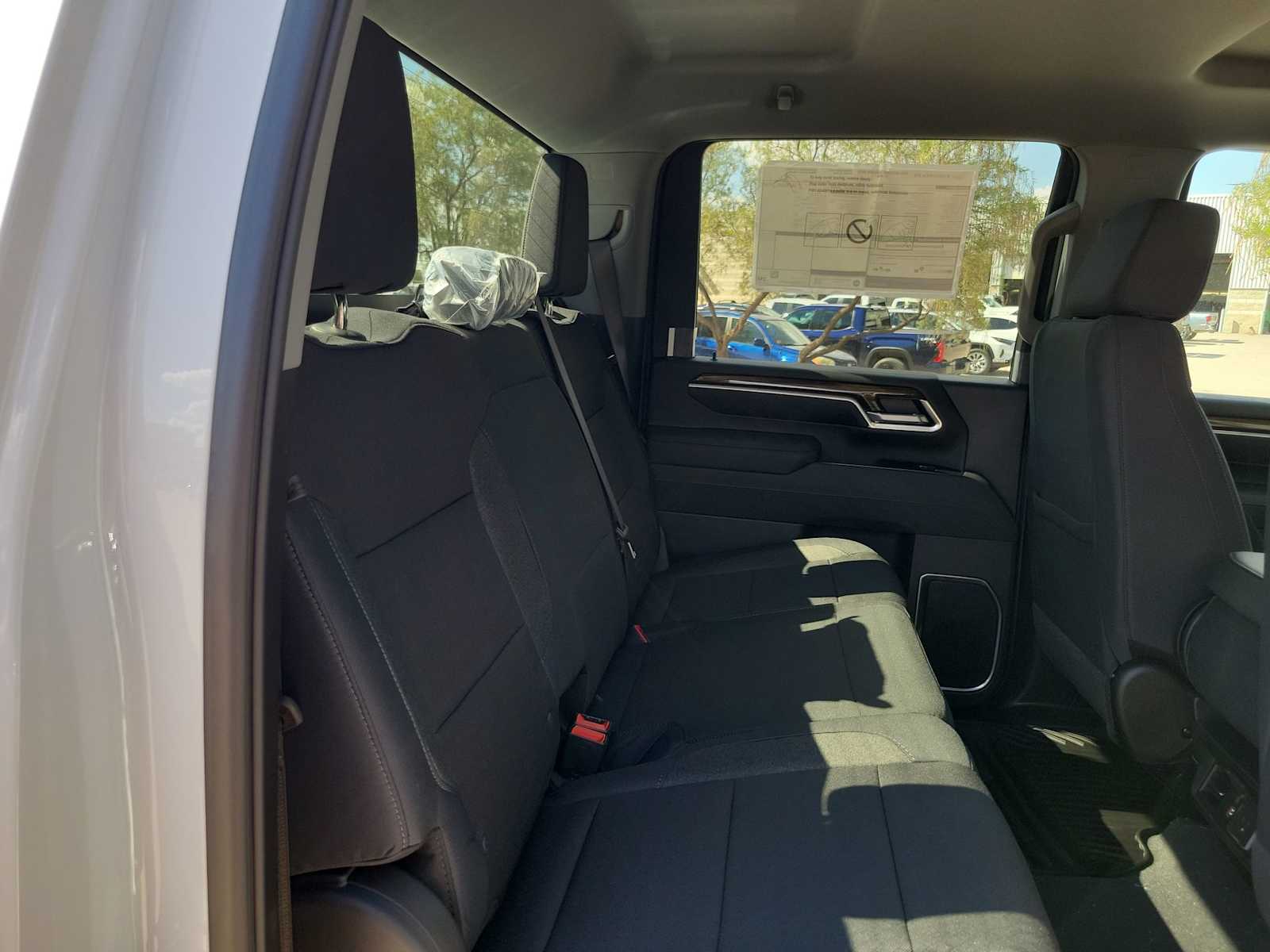 Thumbnail: 2026 Chevrolet Silverado 3500 - 13