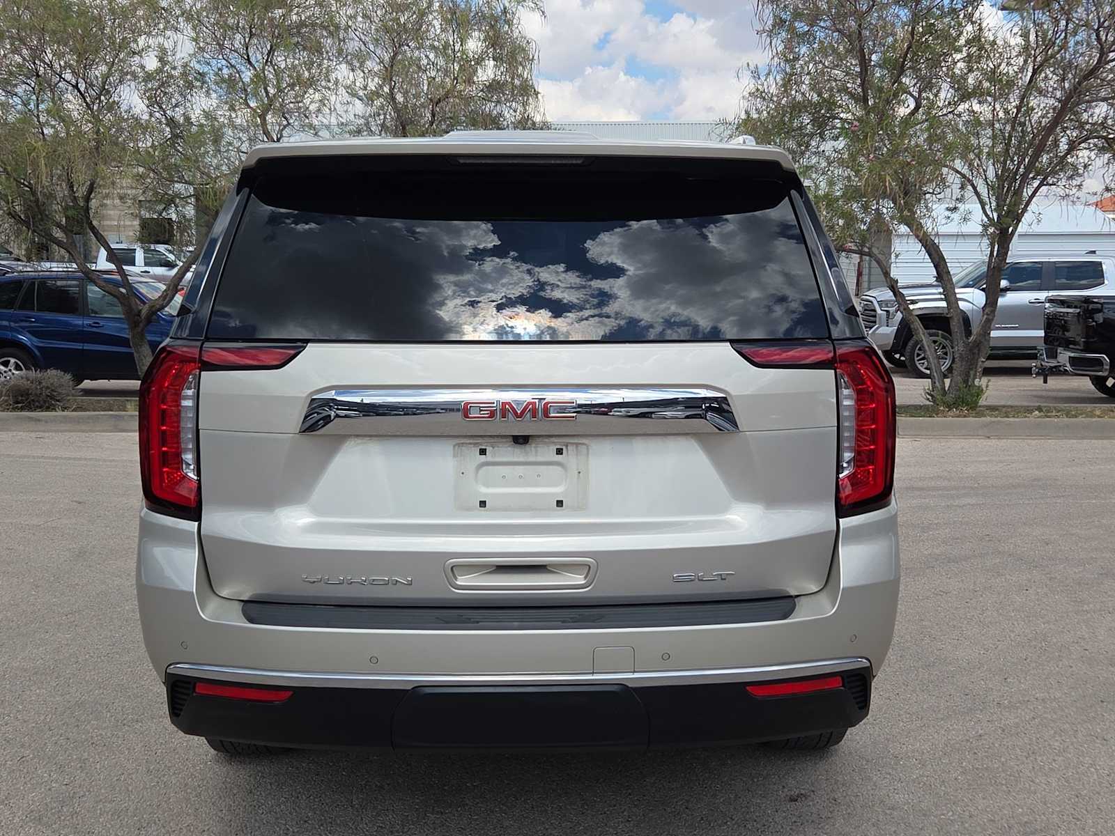 Thumbnail: 2023 GMC Yukon XL - 5