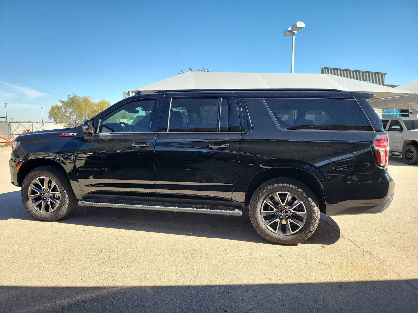 Thumbnail: 2024 Chevrolet Suburban - 3