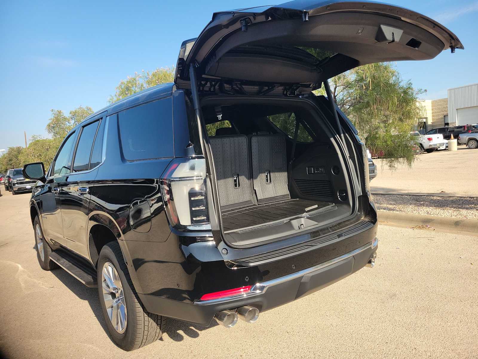 Thumbnail: 2026 Chevrolet Tahoe - 23