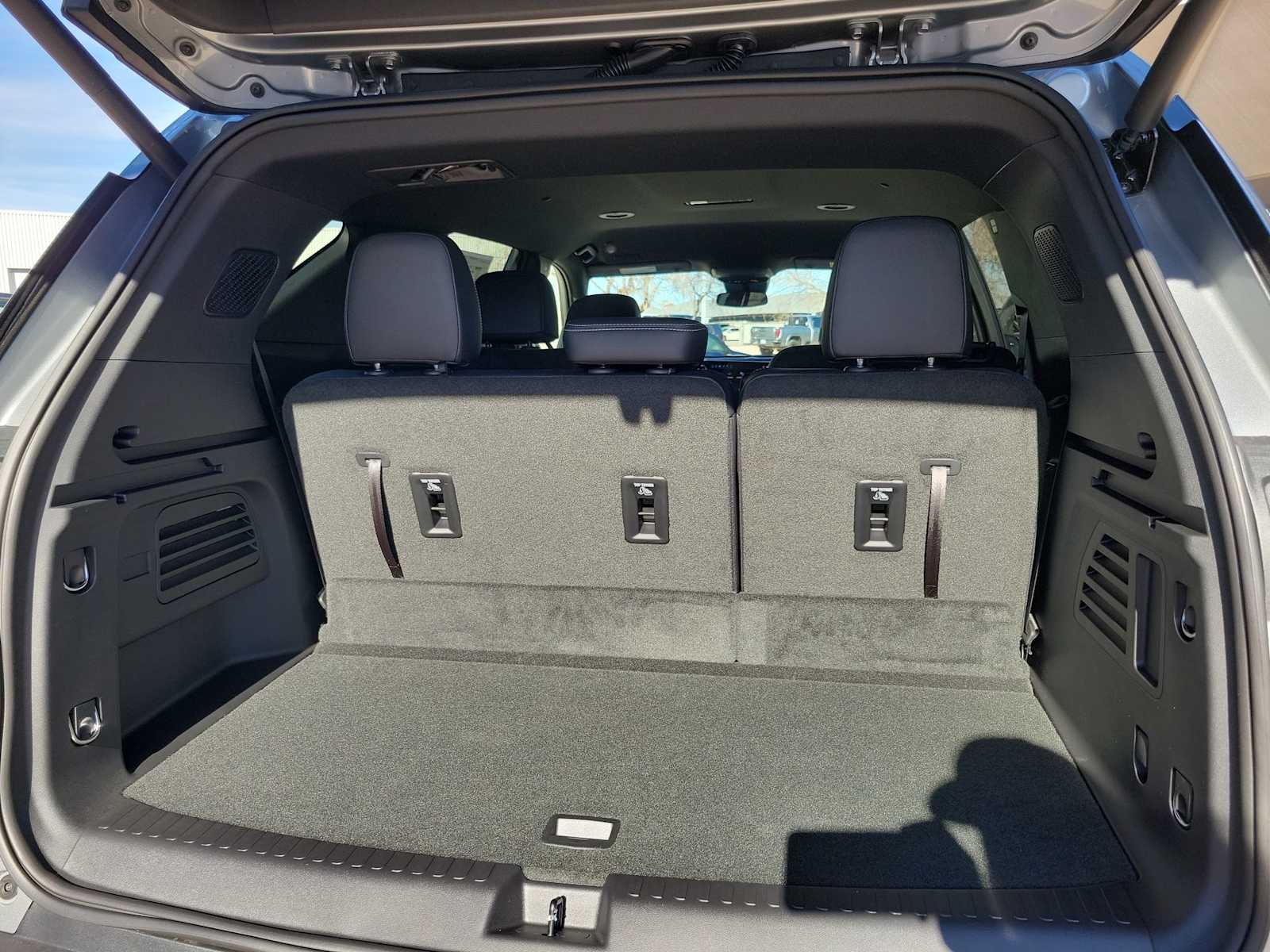 Thumbnail: 2026 Chevrolet Traverse - 19