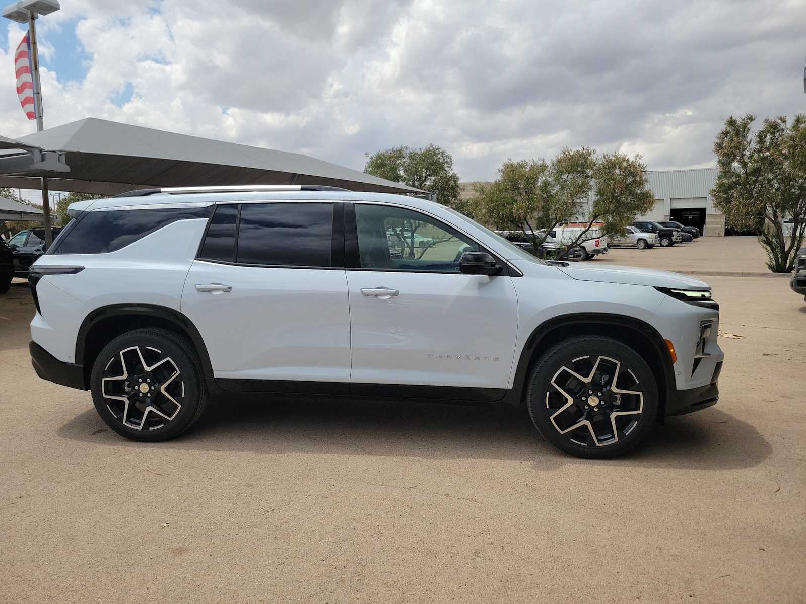 Thumbnail: 2026 Chevrolet Traverse - 9