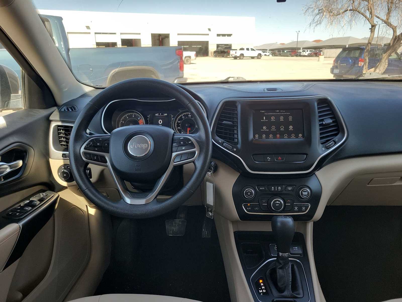 Thumbnail: 2019 Jeep Cherokee - 6