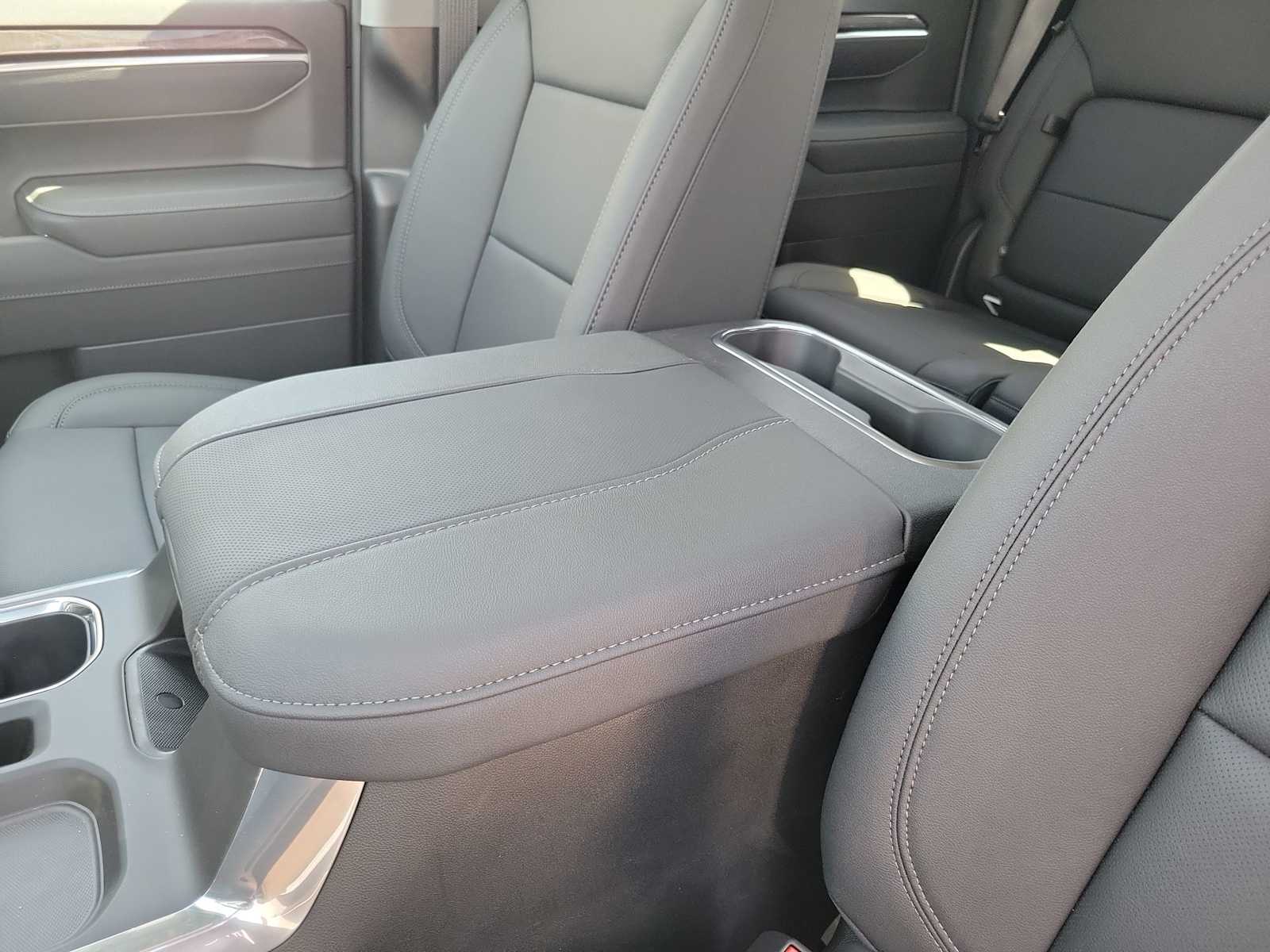 Thumbnail: 2026 Chevrolet Silverado 1500 - 21