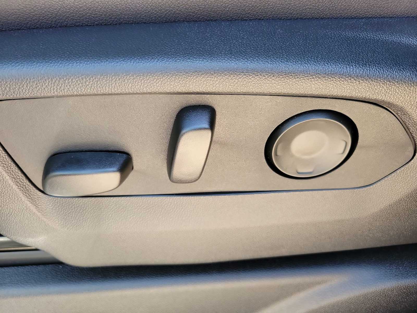 Thumbnail: 2025 Chevrolet Tahoe - 14