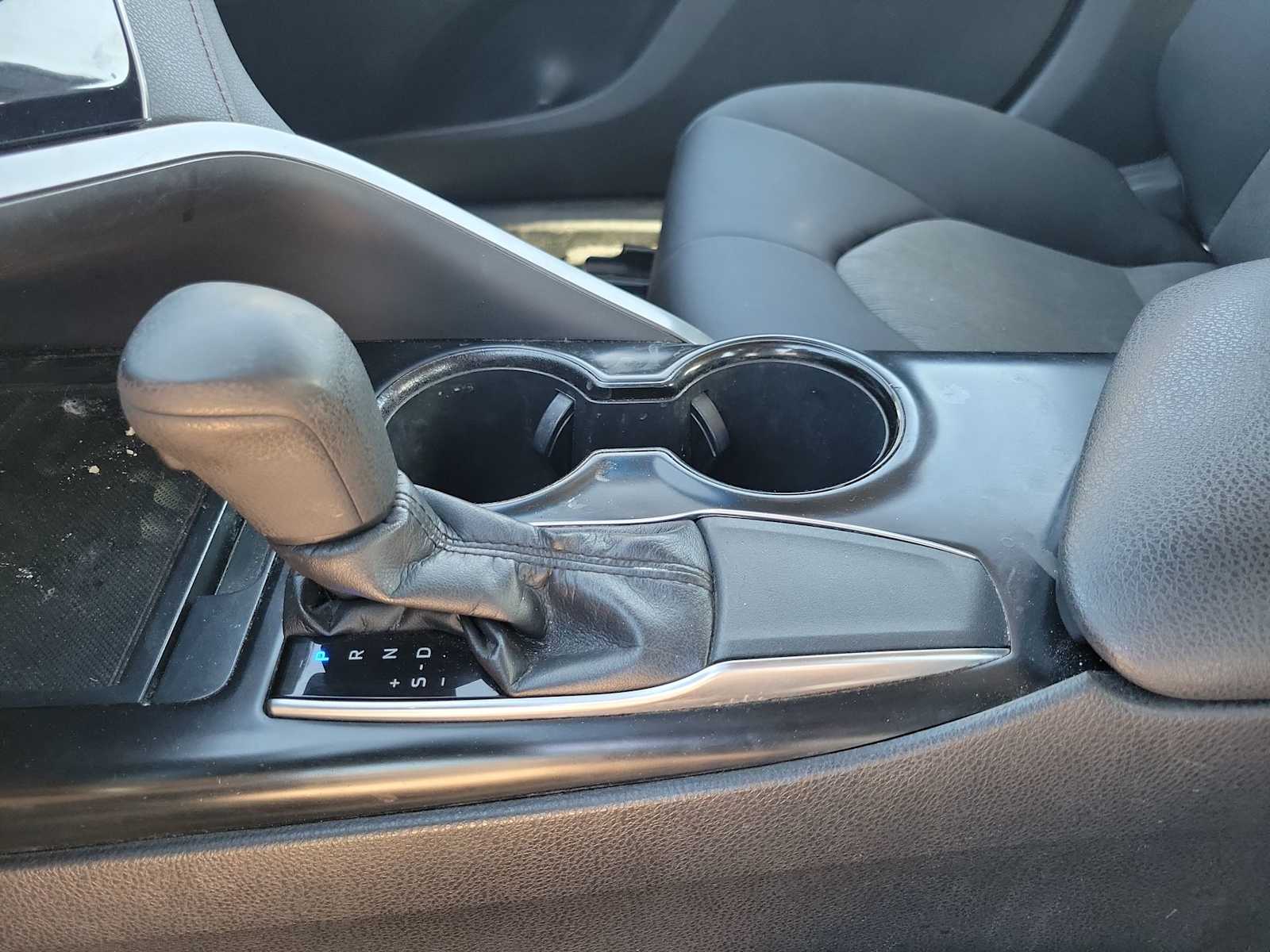 Thumbnail: 2018 Toyota Camry - 17