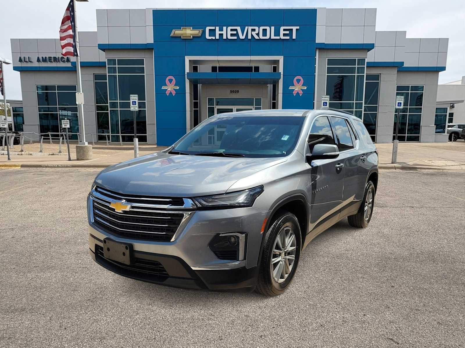Thumbnail: 2023 Chevrolet Traverse - 1