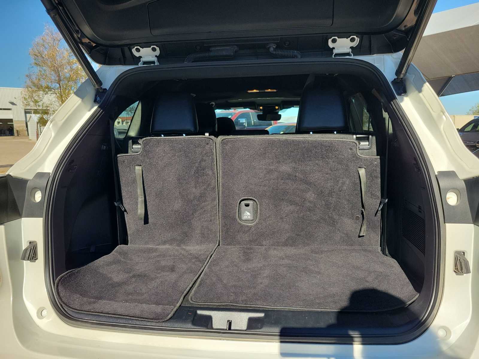 Thumbnail: 2021 Toyota Highlander - 19