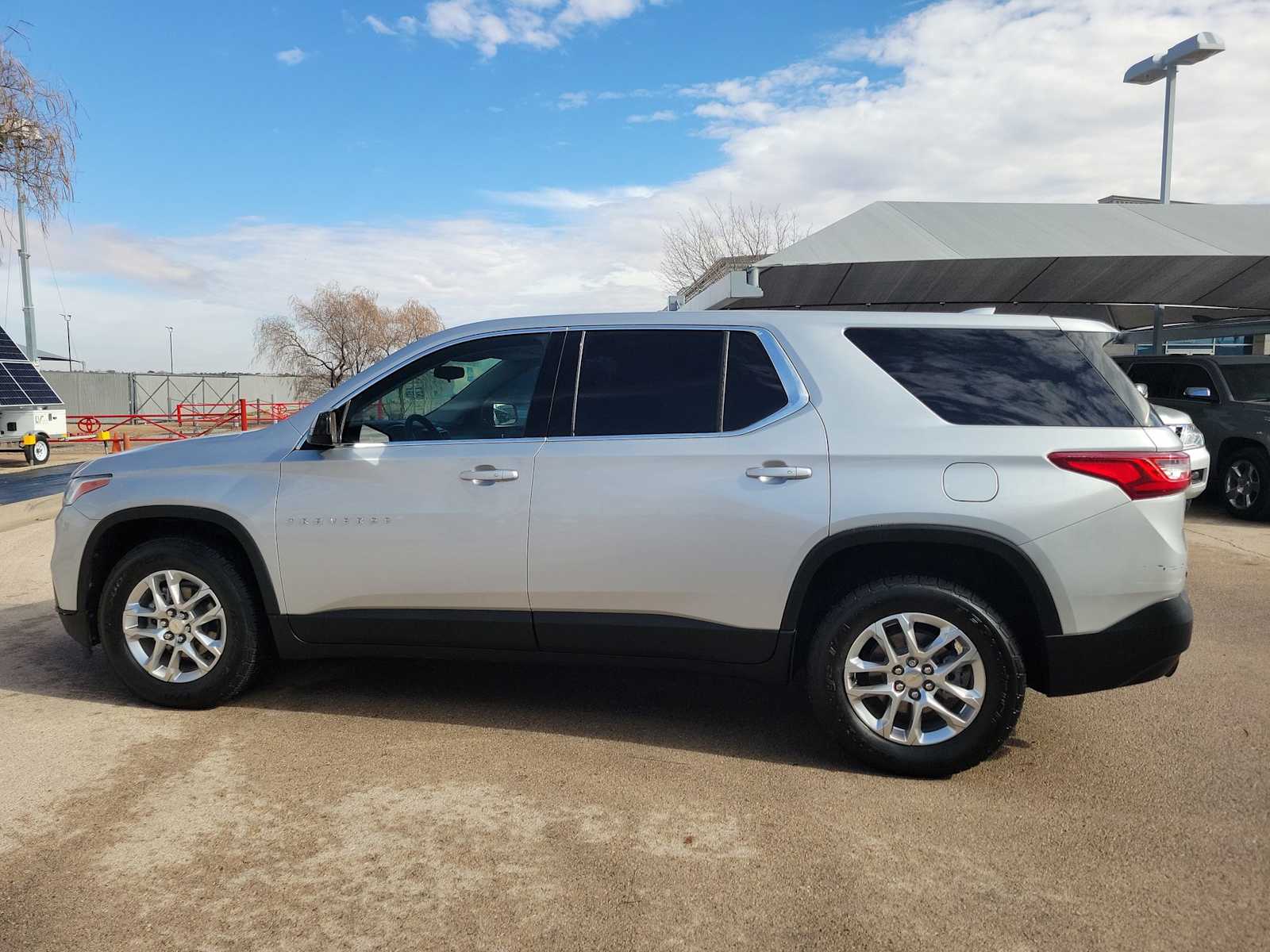 Thumbnail: 2021 Chevrolet Traverse - 3