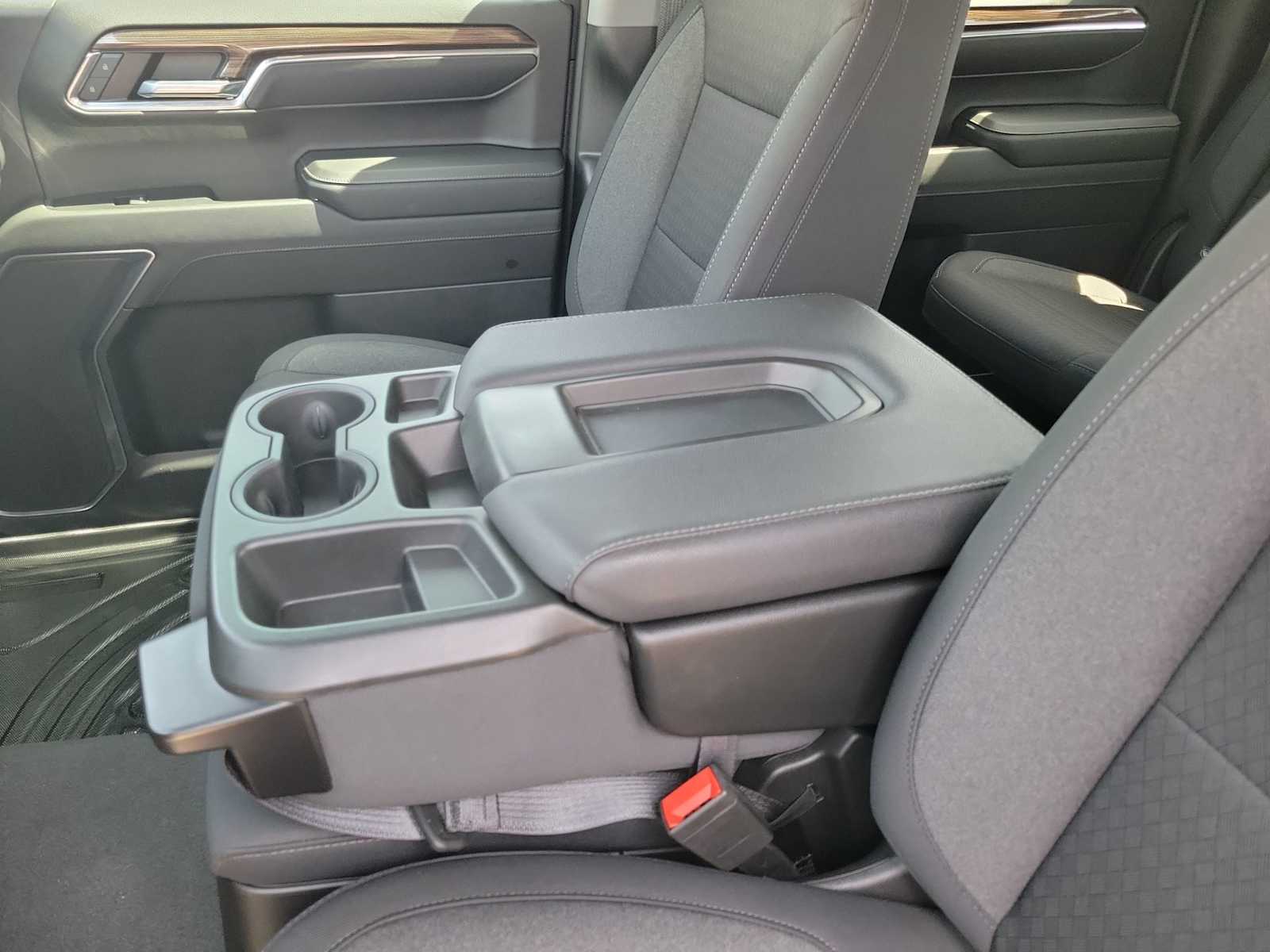 Thumbnail: 2023 Chevrolet Silverado 1500 - 21