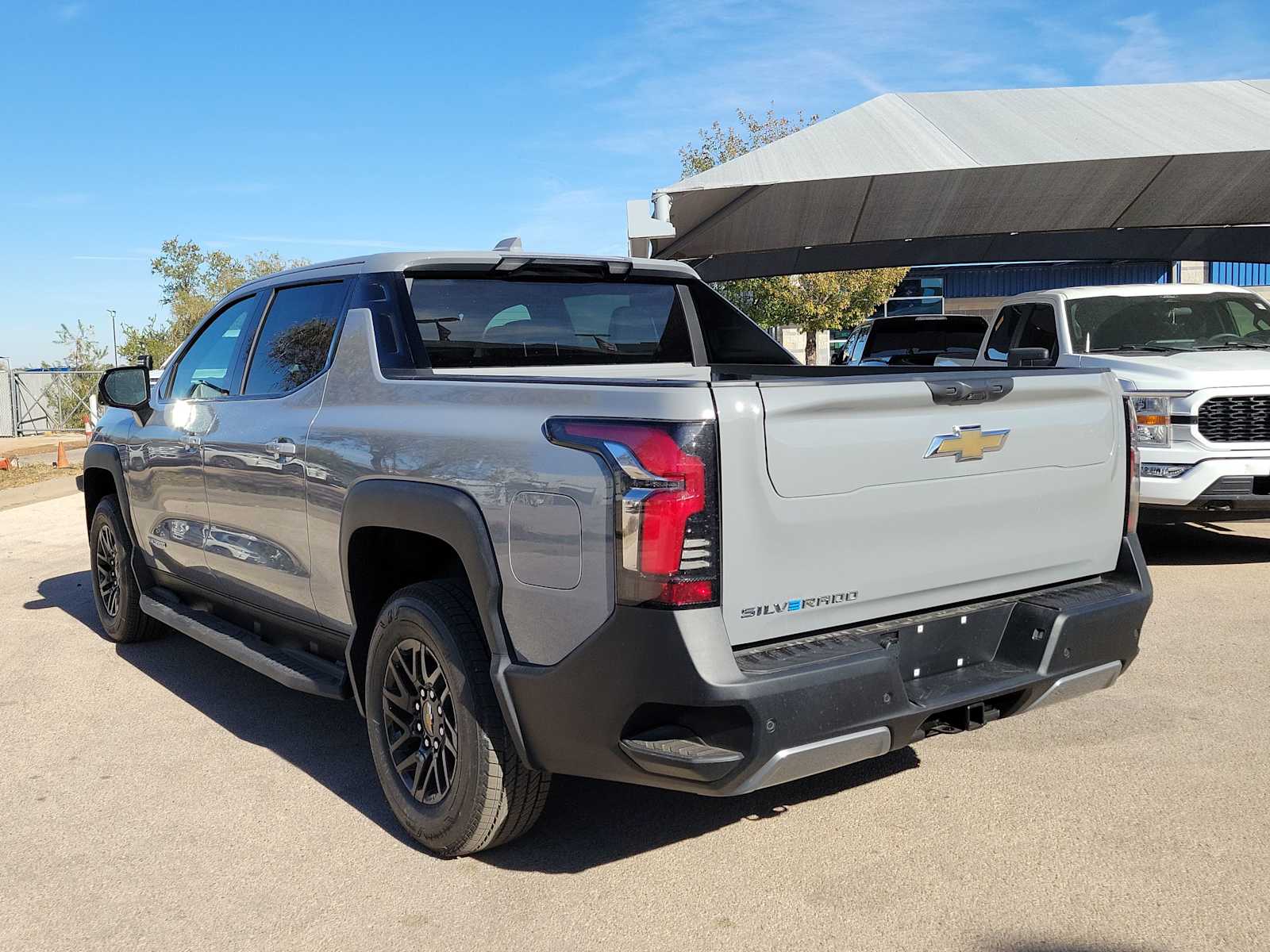 Thumbnail: 2025 Chevrolet Silverado EV - 4
